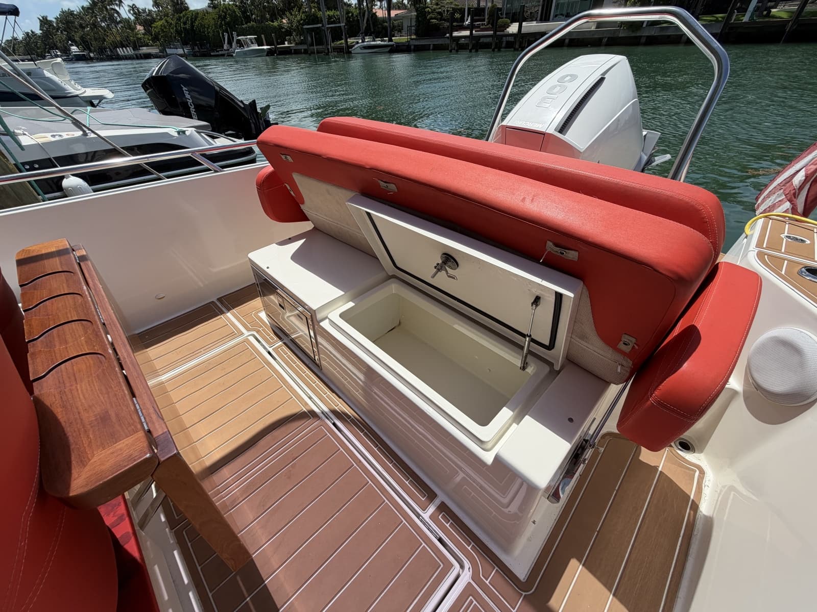 Nimbus 26 - Aft Seating