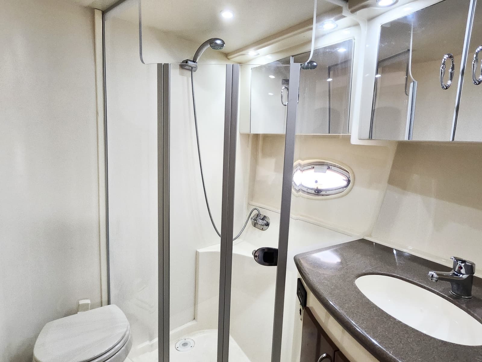 2007 Carver 36 Mariner