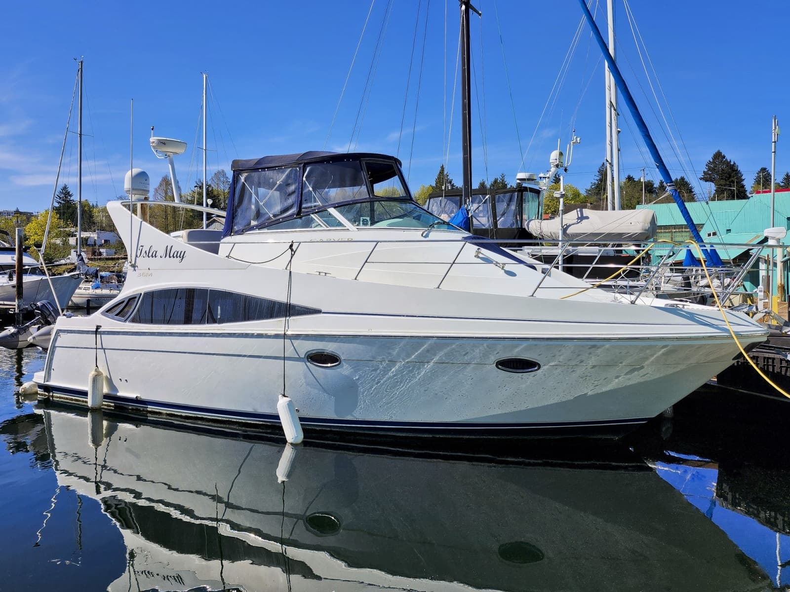 2007 Carver 36 Mariner