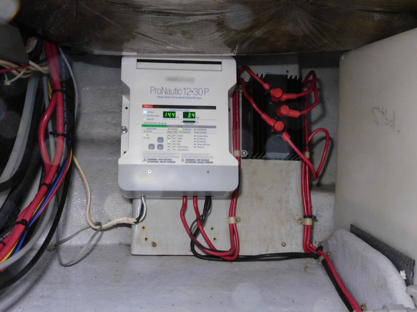 2000 Camano Troll 31