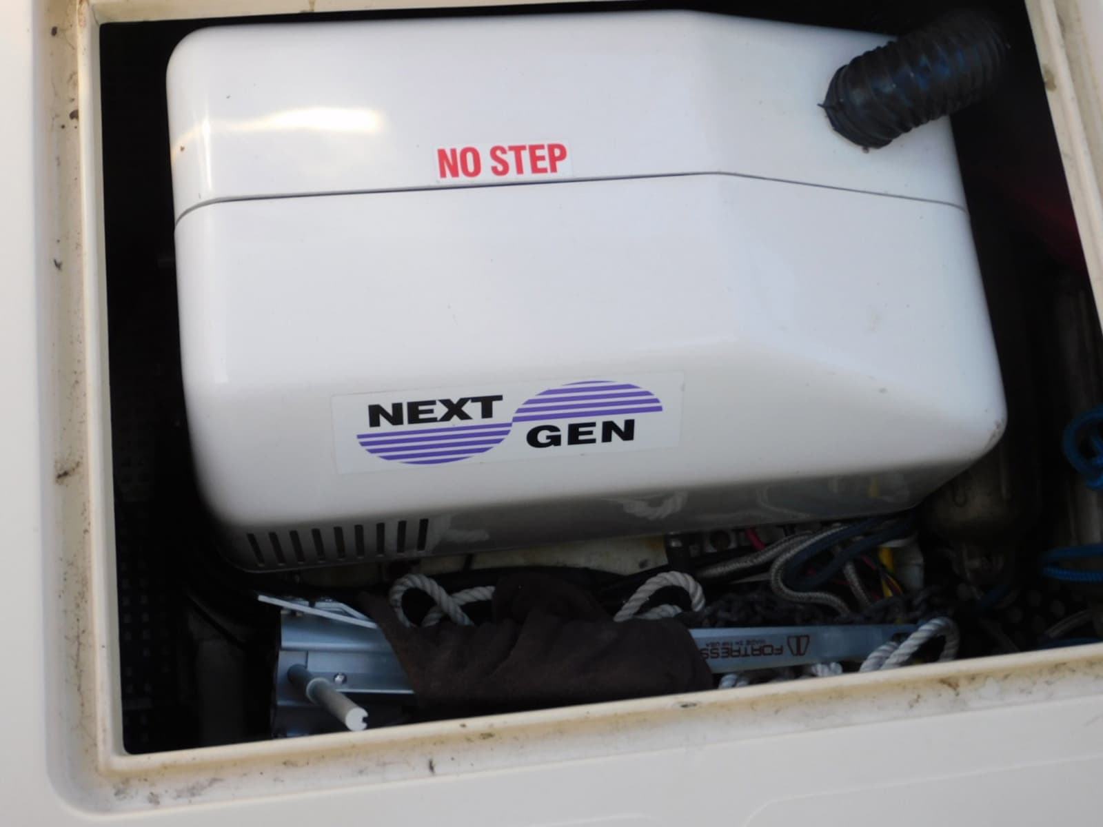 2000 Camano Troll 31