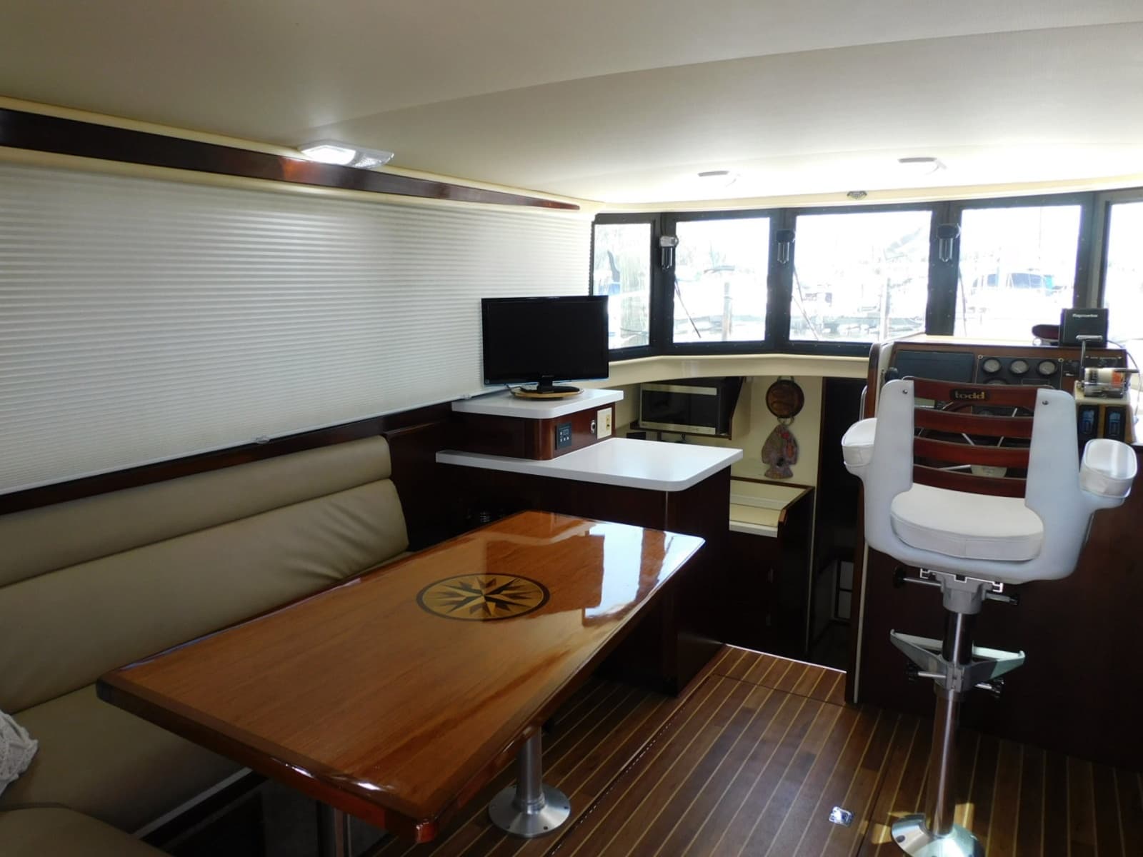 2000 Camano Troll 31