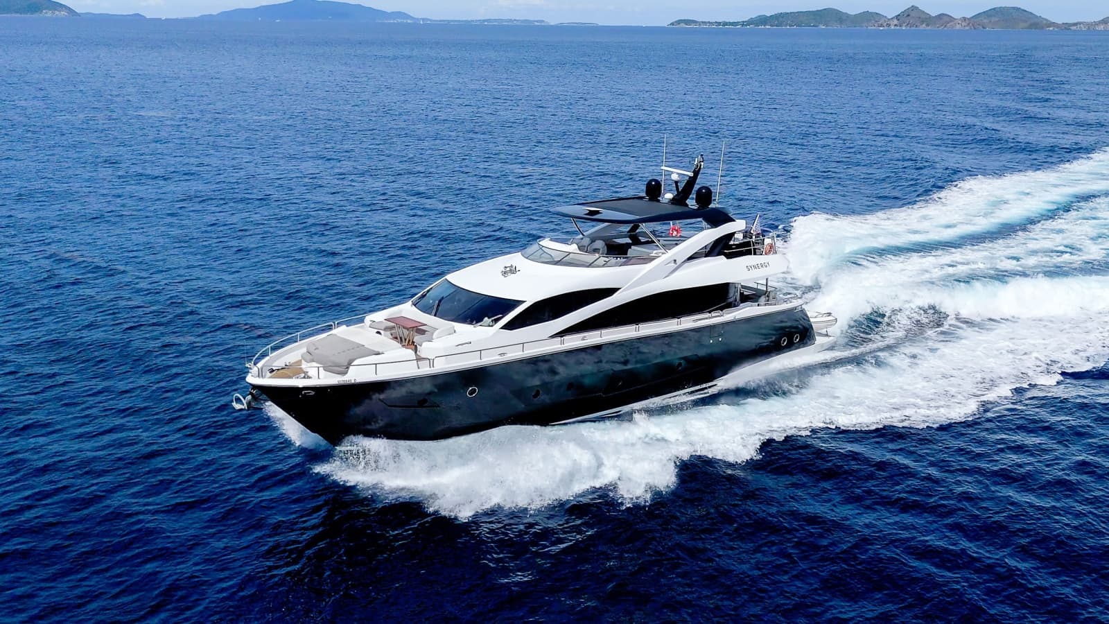 2017 Sunseeker 86 Yacht - Photo 1