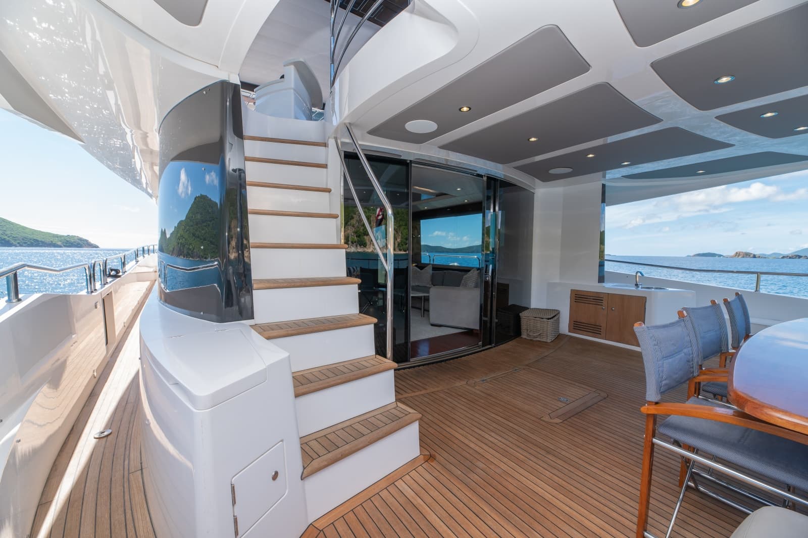 2017 Sunseeker 86 Yacht