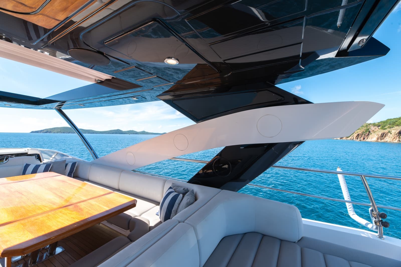 2017 Sunseeker 86 Yacht