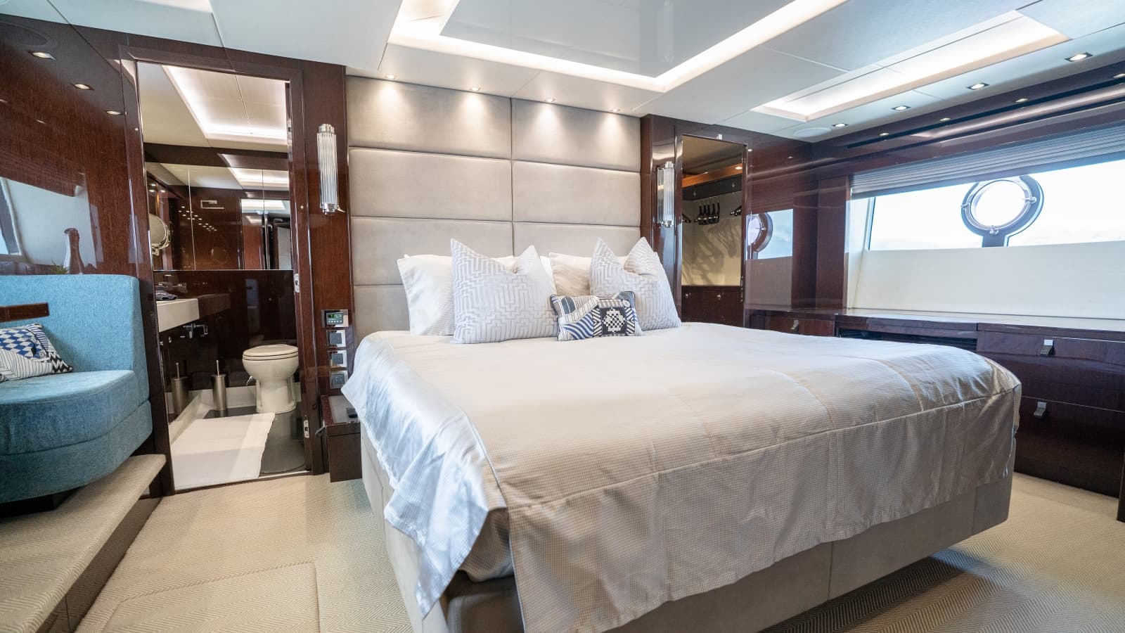 2017 Sunseeker 86 Yacht - Photo 54