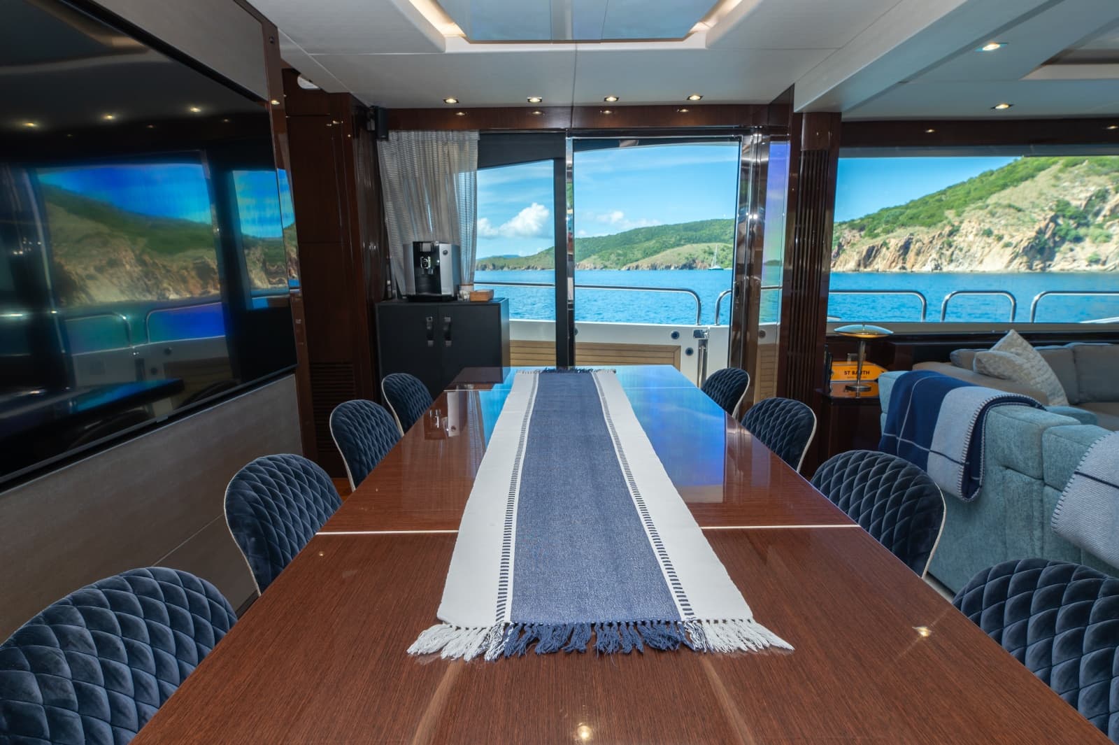 2017 Sunseeker 86 Yacht