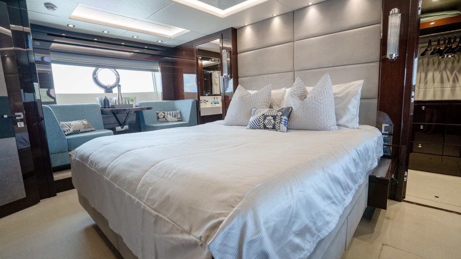 2017 Sunseeker 86 Yacht - Photo 55