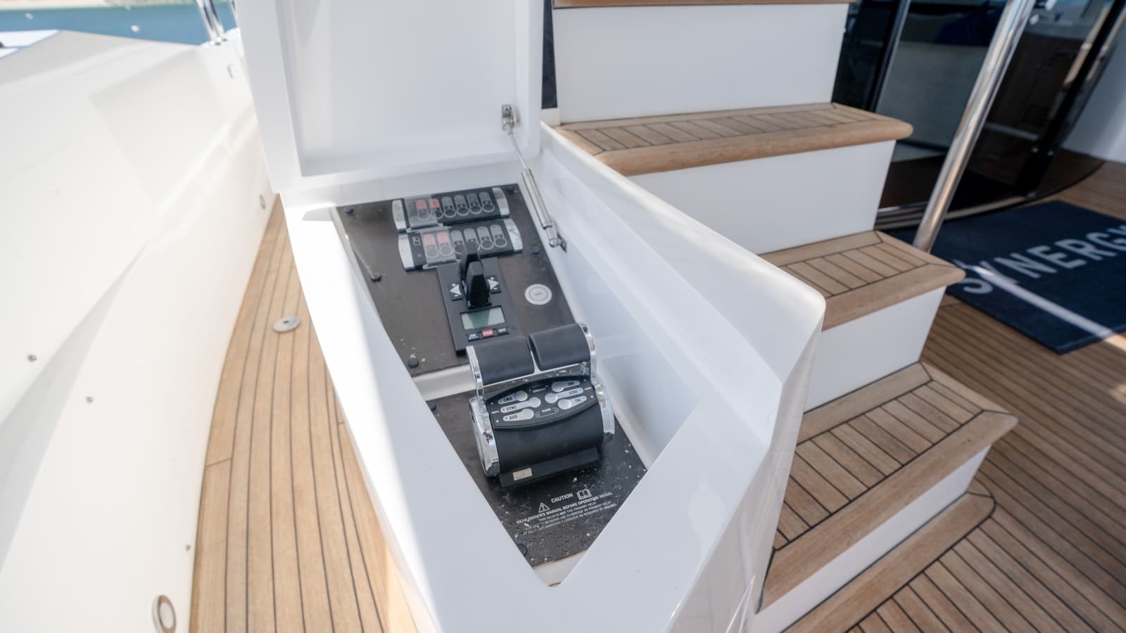 2017 Sunseeker 86 Yacht - Photo 28