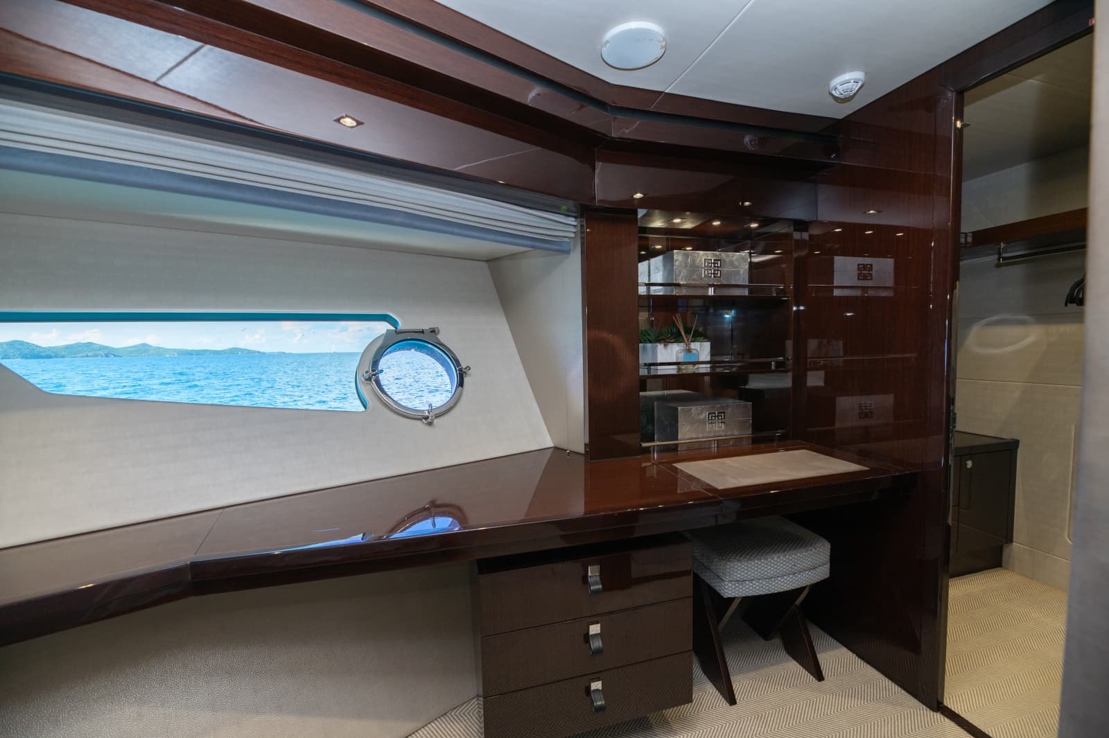 2017 Sunseeker 86 Yacht