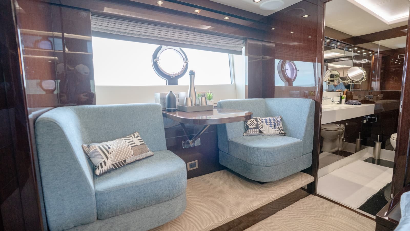 2017 Sunseeker 86 Yacht - Photo 56