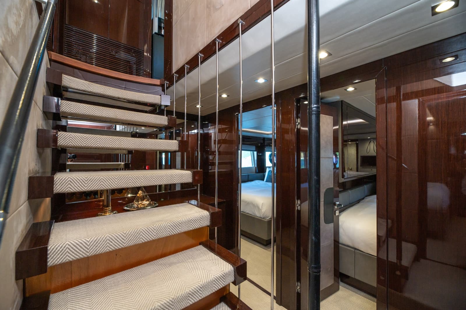 2017 Sunseeker 86 Yacht