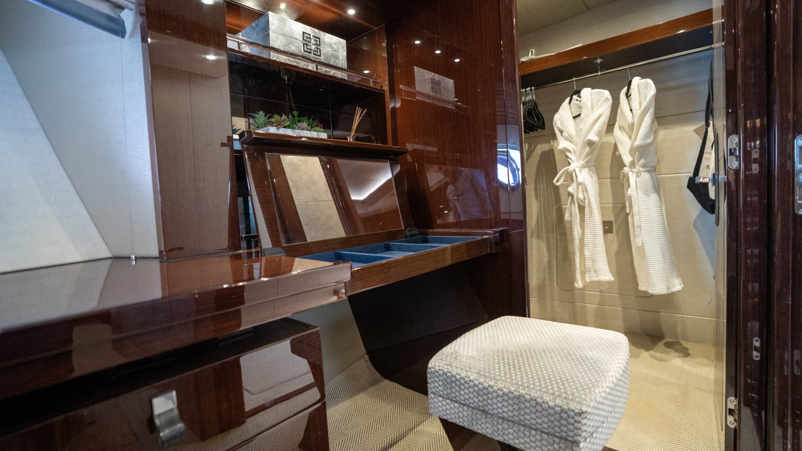 2017 Sunseeker 86 Yacht - Photo 68