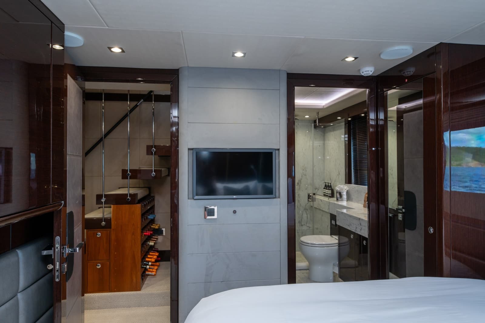 2017 Sunseeker 86 Yacht