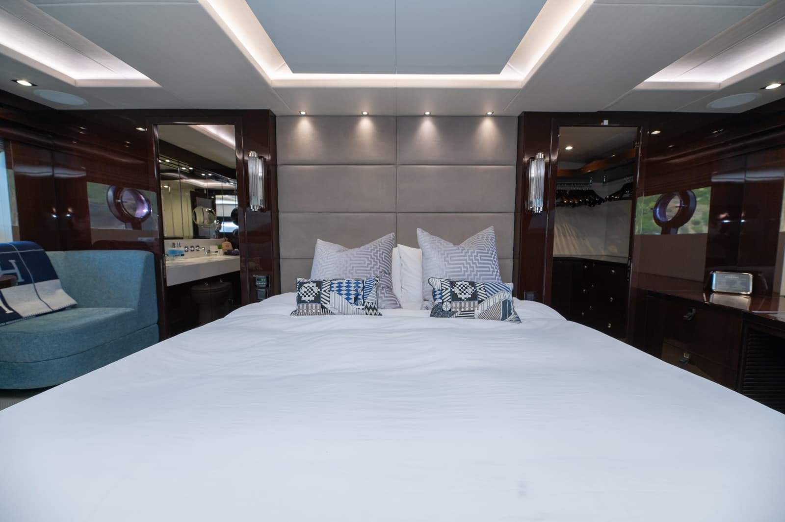 2017 Sunseeker 86 Yacht