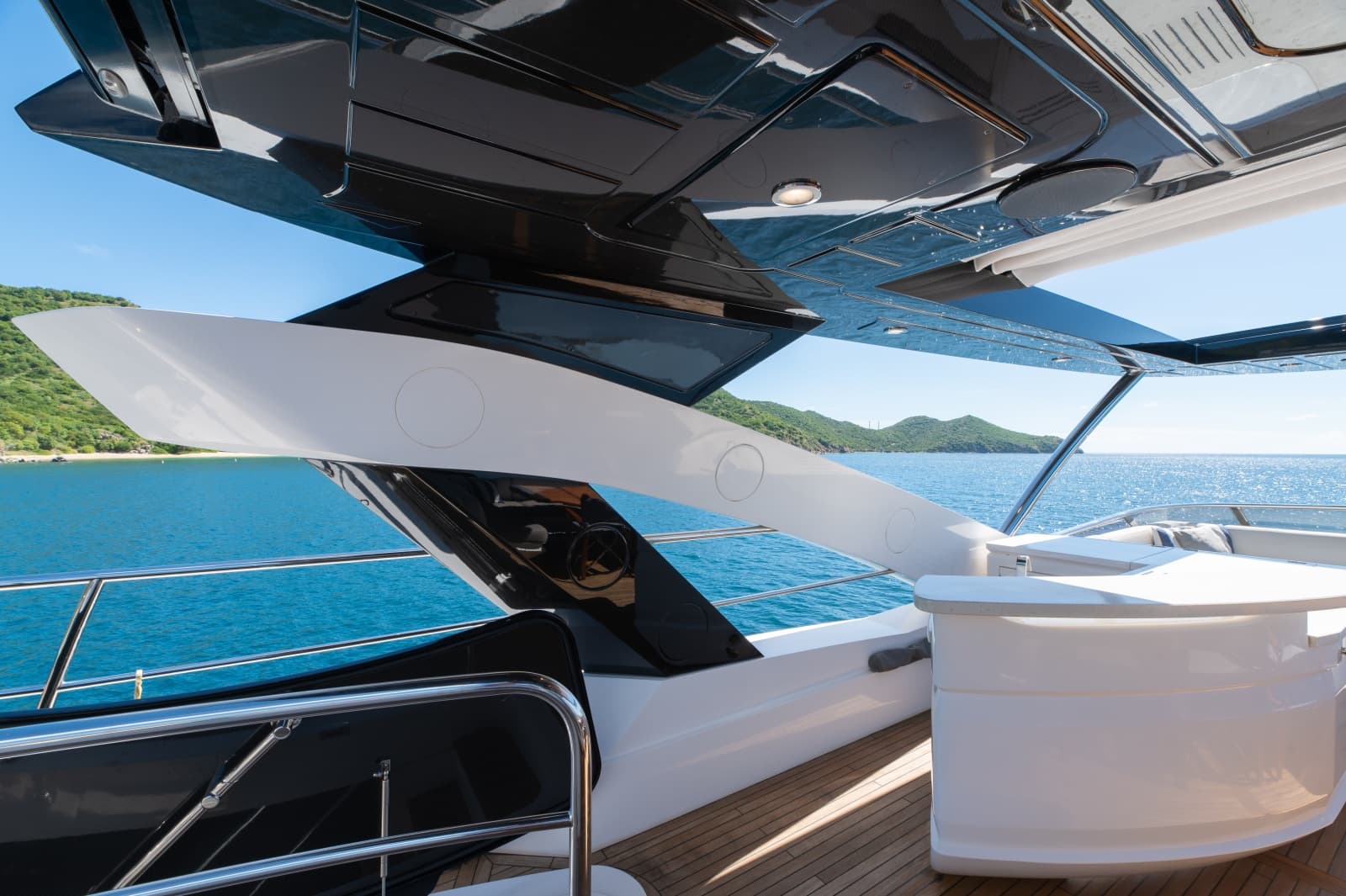 2017 Sunseeker 86 Yacht