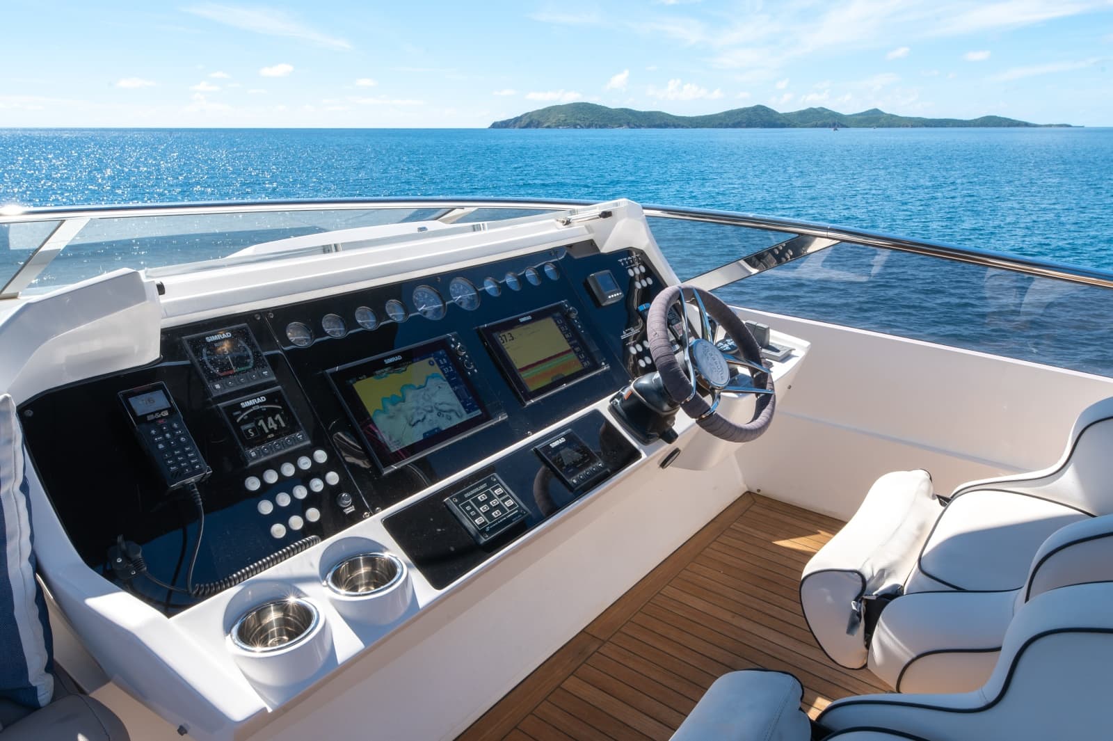 2017 Sunseeker 86 Yacht