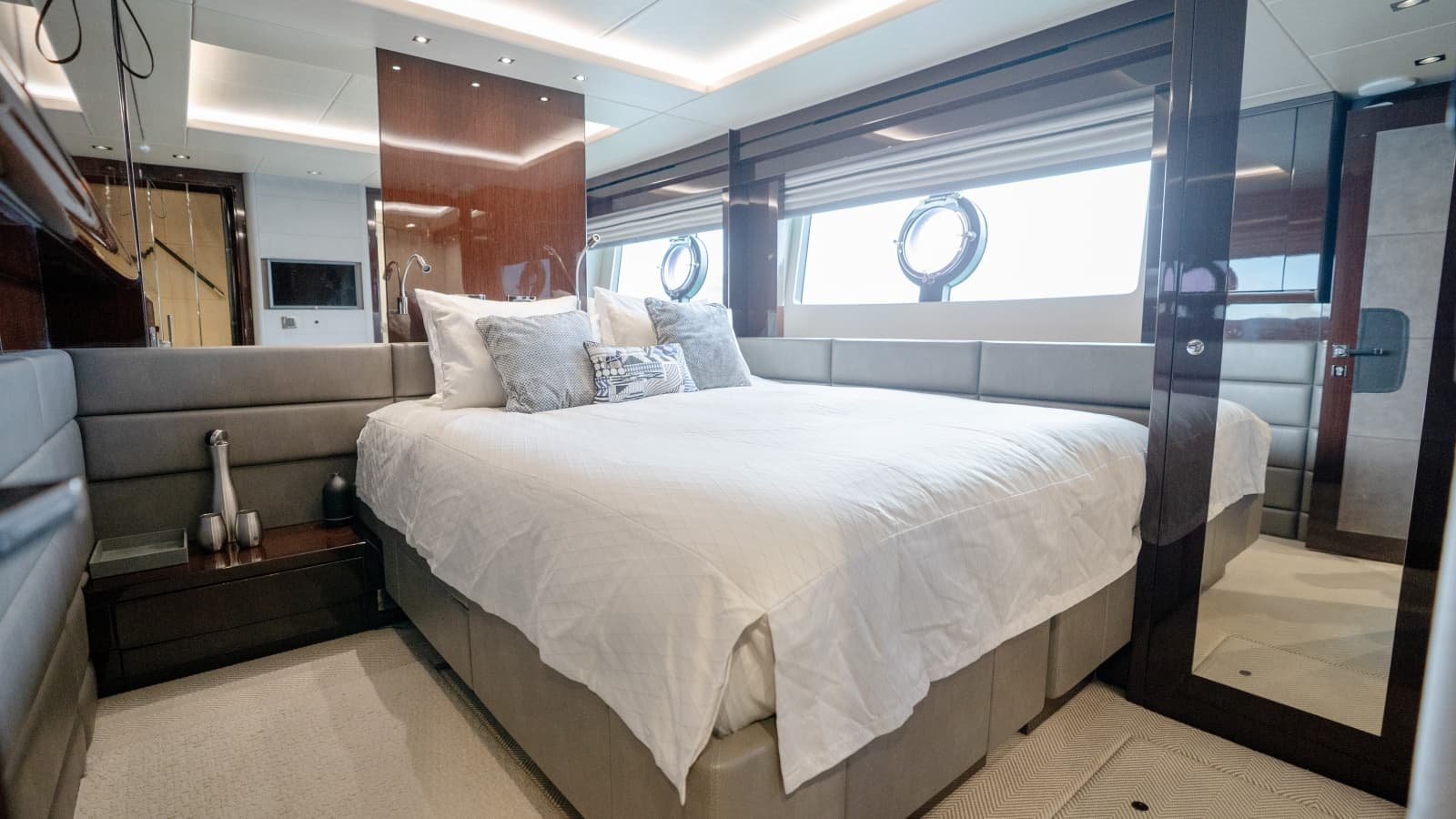 2017 Sunseeker 86 Yacht - Photo 75