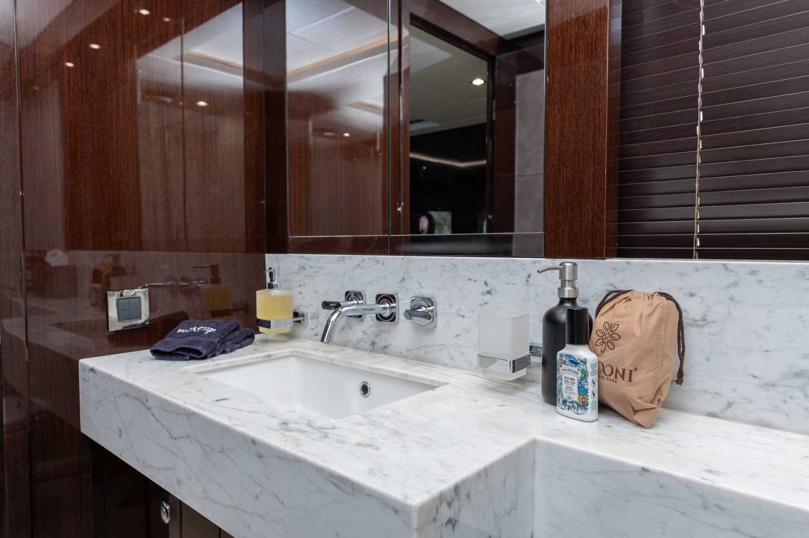 2017 Sunseeker 86 Yacht