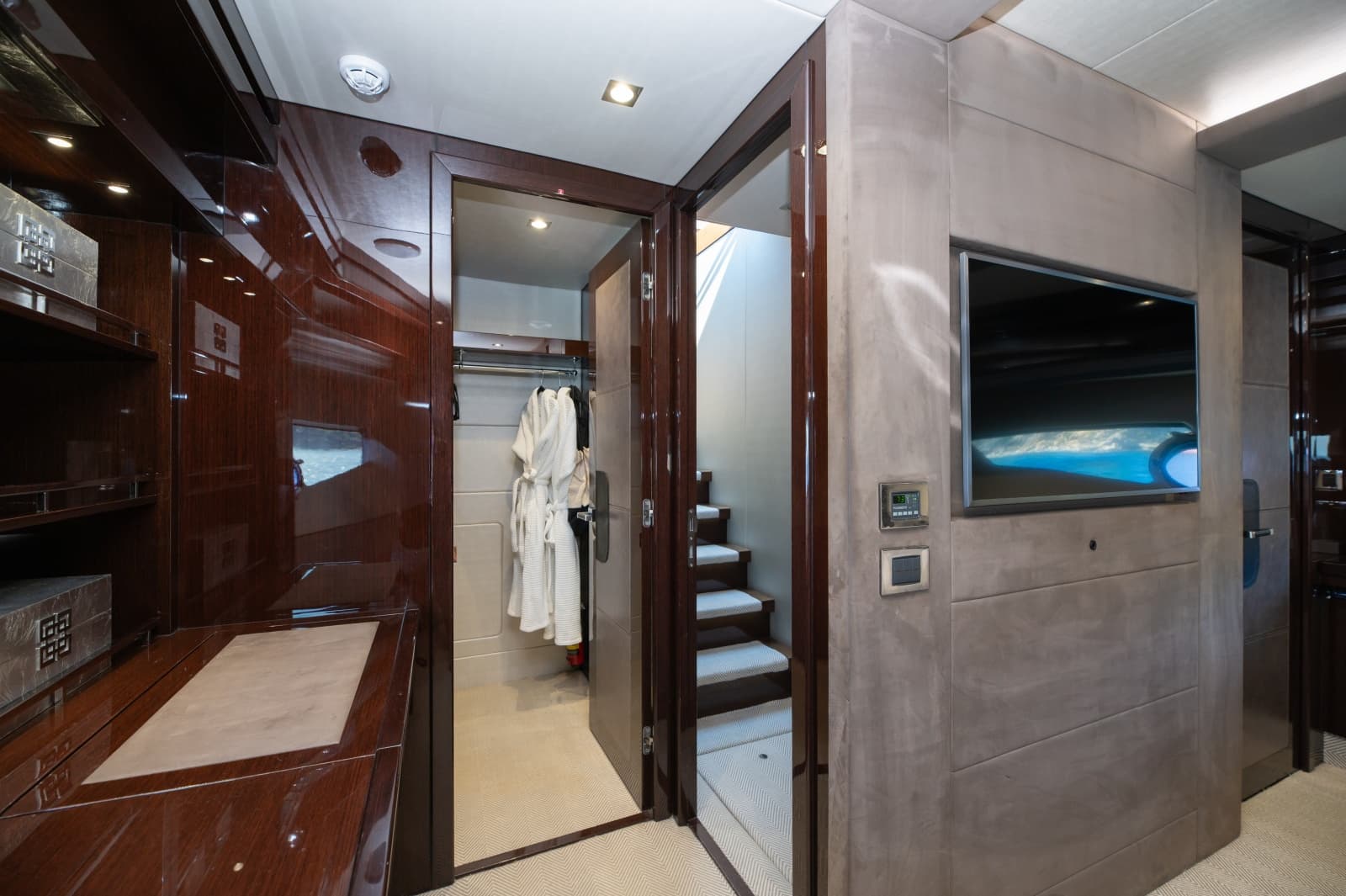 2017 Sunseeker 86 Yacht