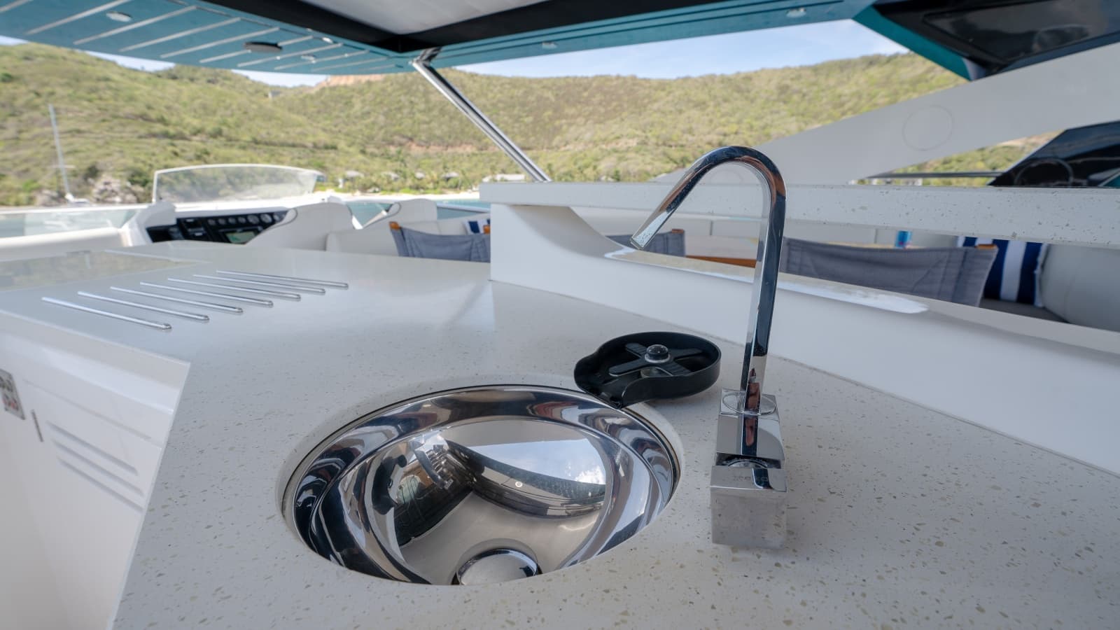 2017 Sunseeker 86 Yacht - Photo 104