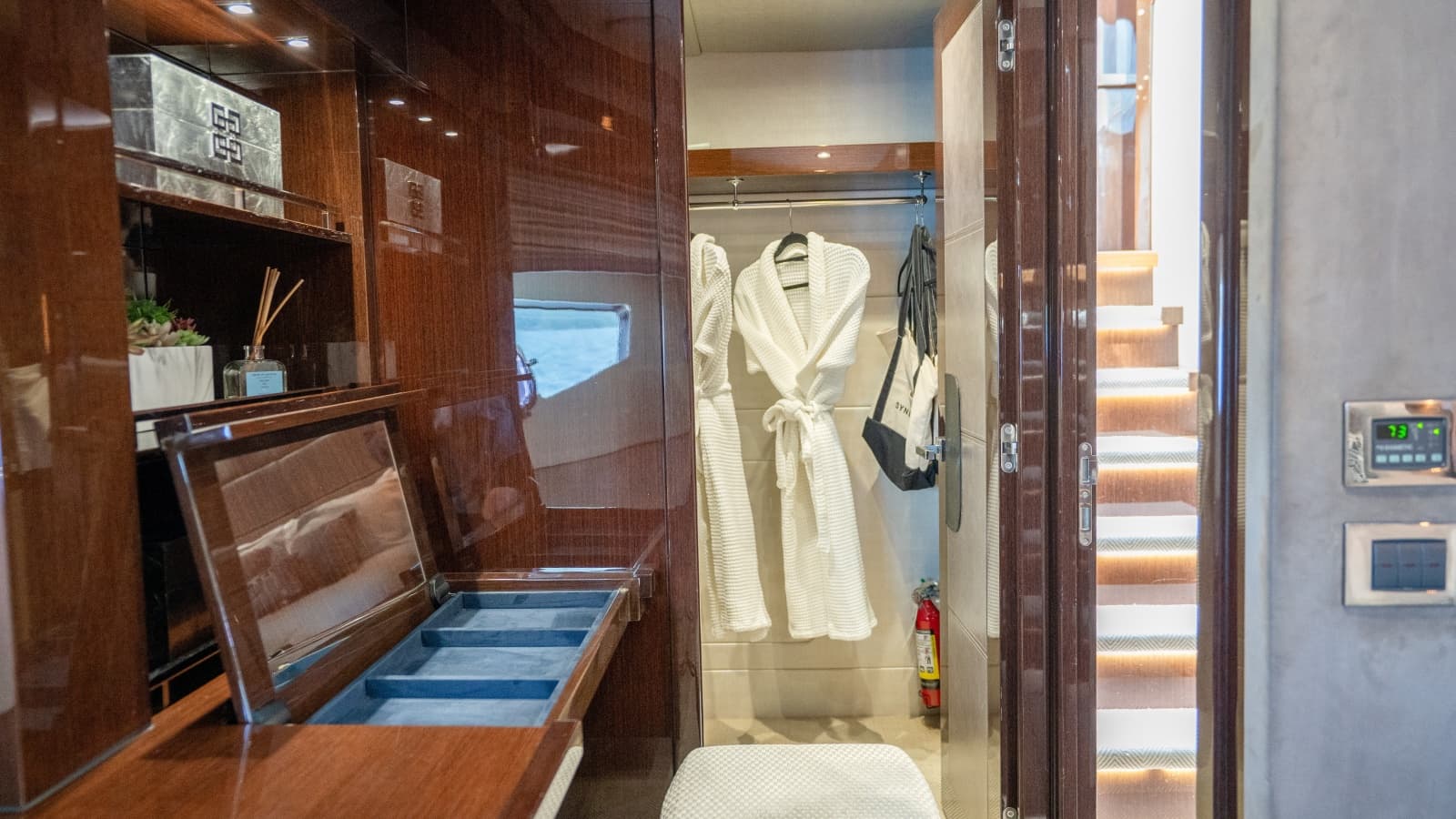 2017 Sunseeker 86 Yacht - Photo 67