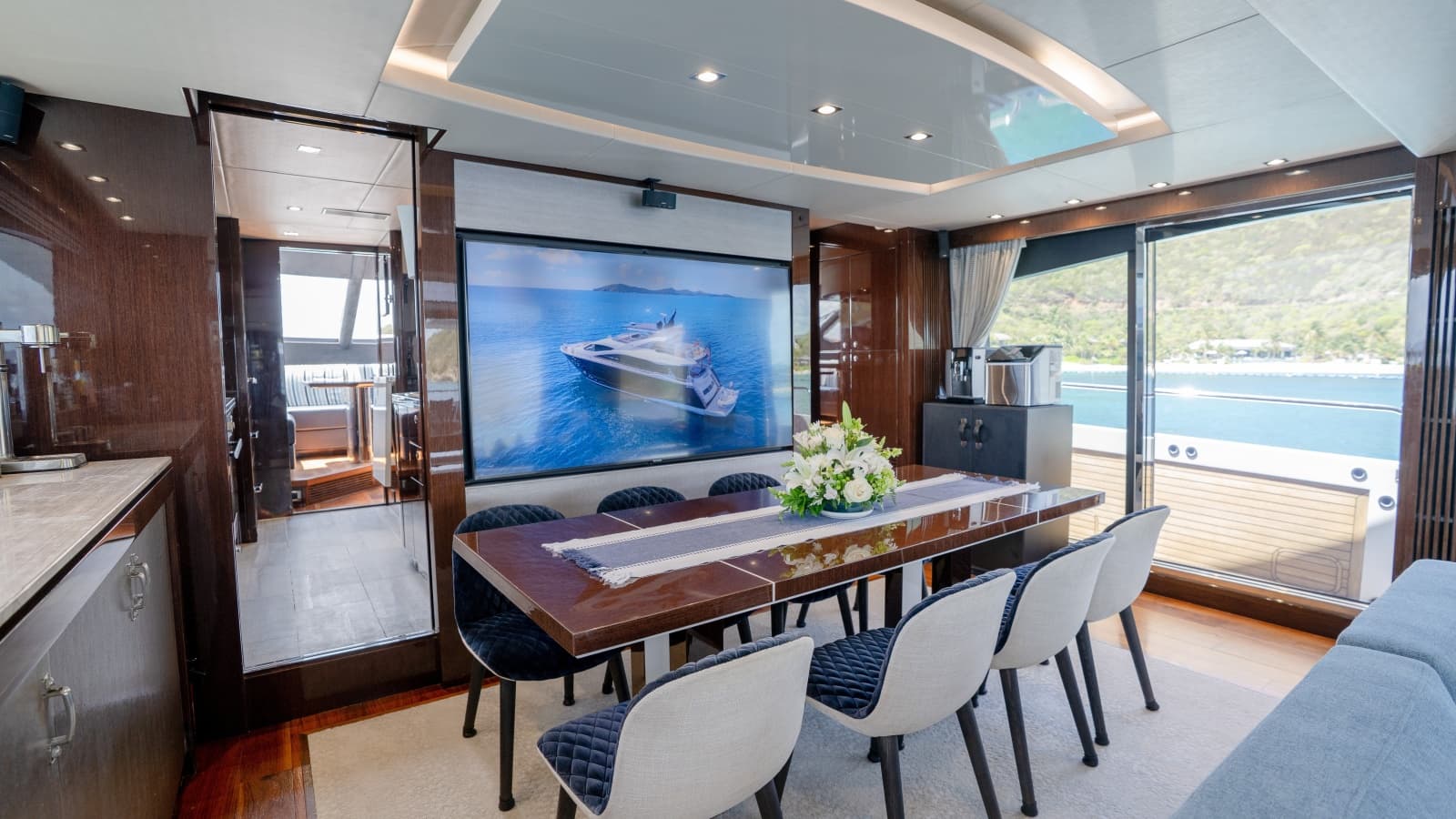 2017 Sunseeker 86 Yacht - Photo 31