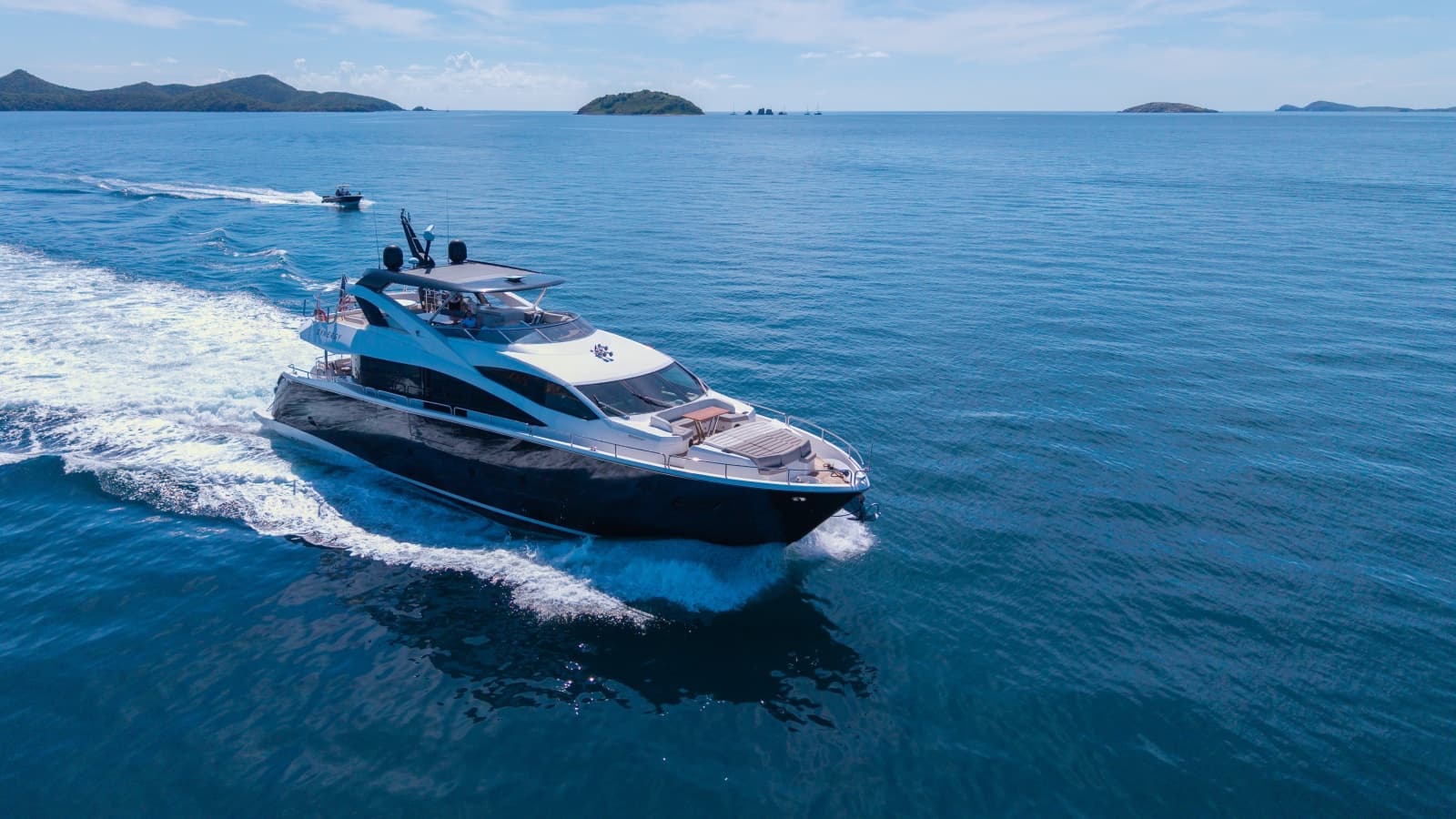 2017 Sunseeker 86 Yacht