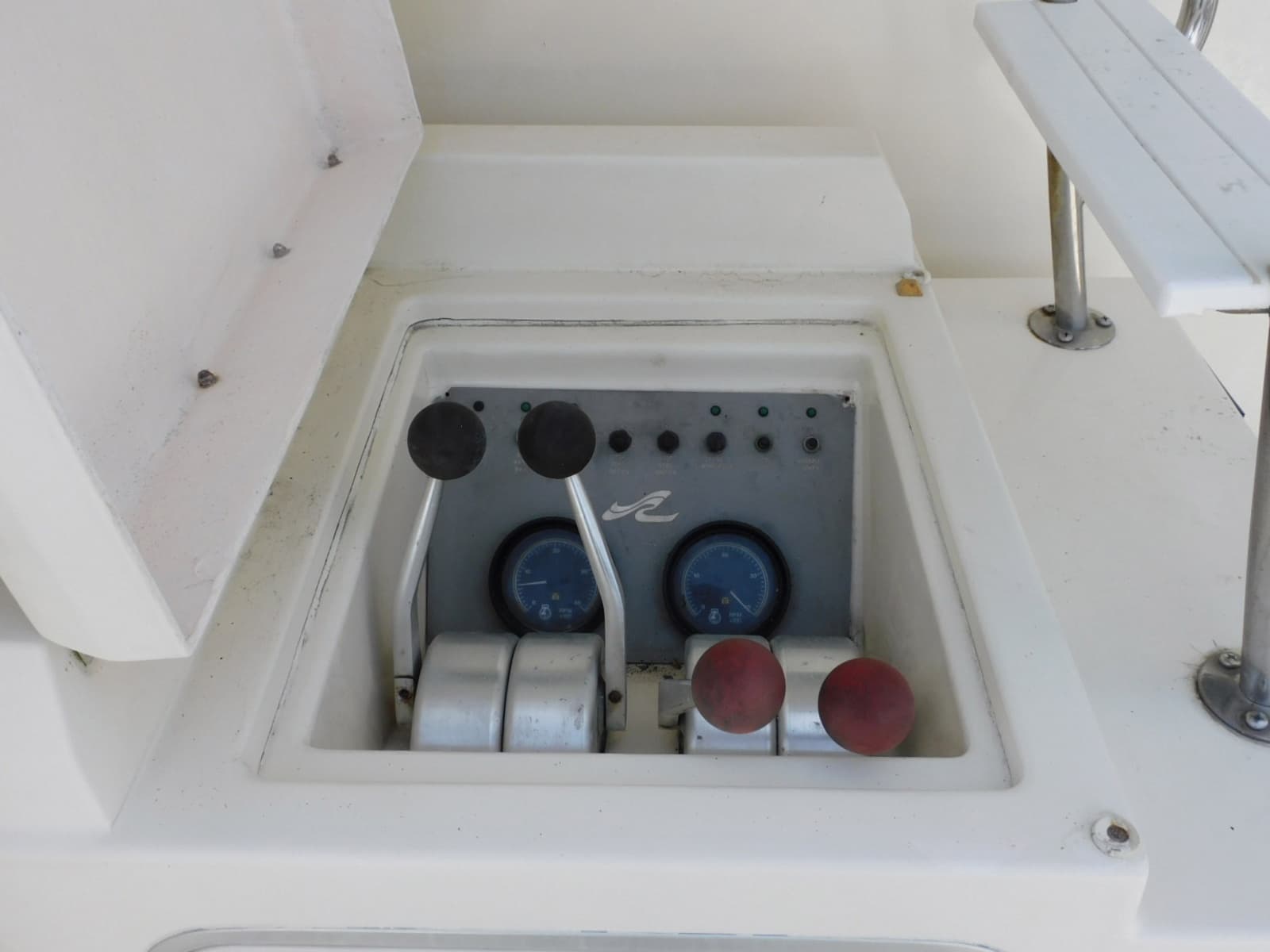 1987 Sea Ray 460 Convertible