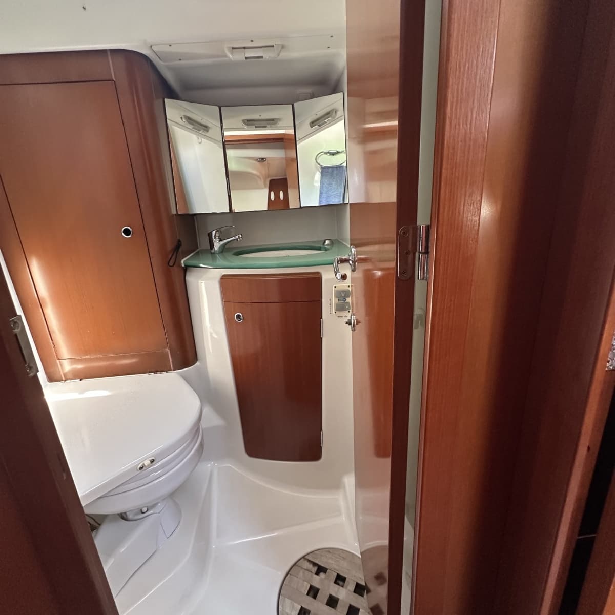 2006 Beneteau 523