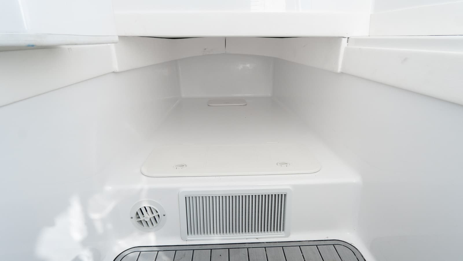 2025 Front Runner 36 CC