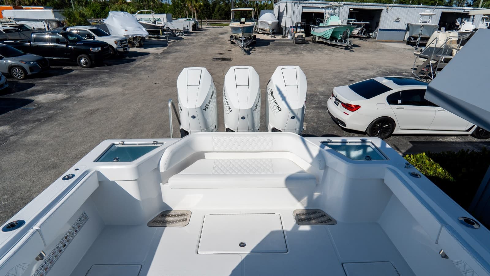 2025 Front Runner 36 CC