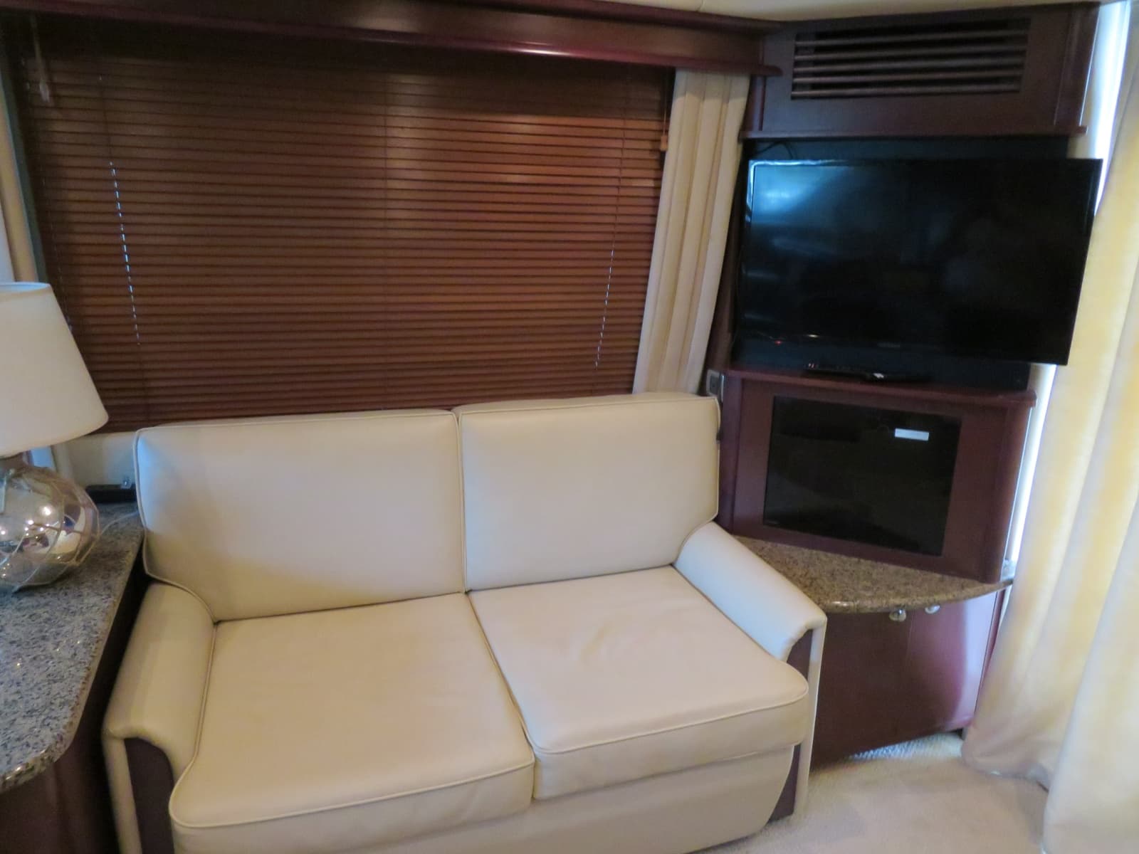 2007 Sea Ray 44 Sedan Bridge