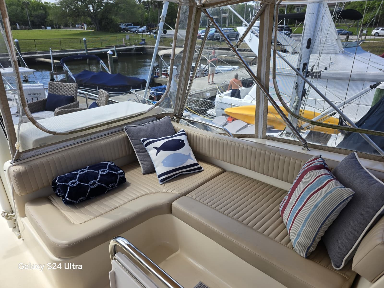 Sol Mate Fly Bridge seating port