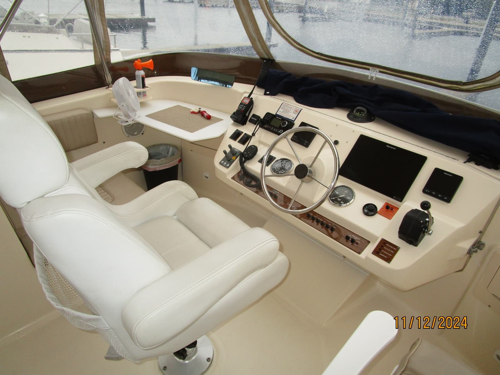 Flybridge helm 1