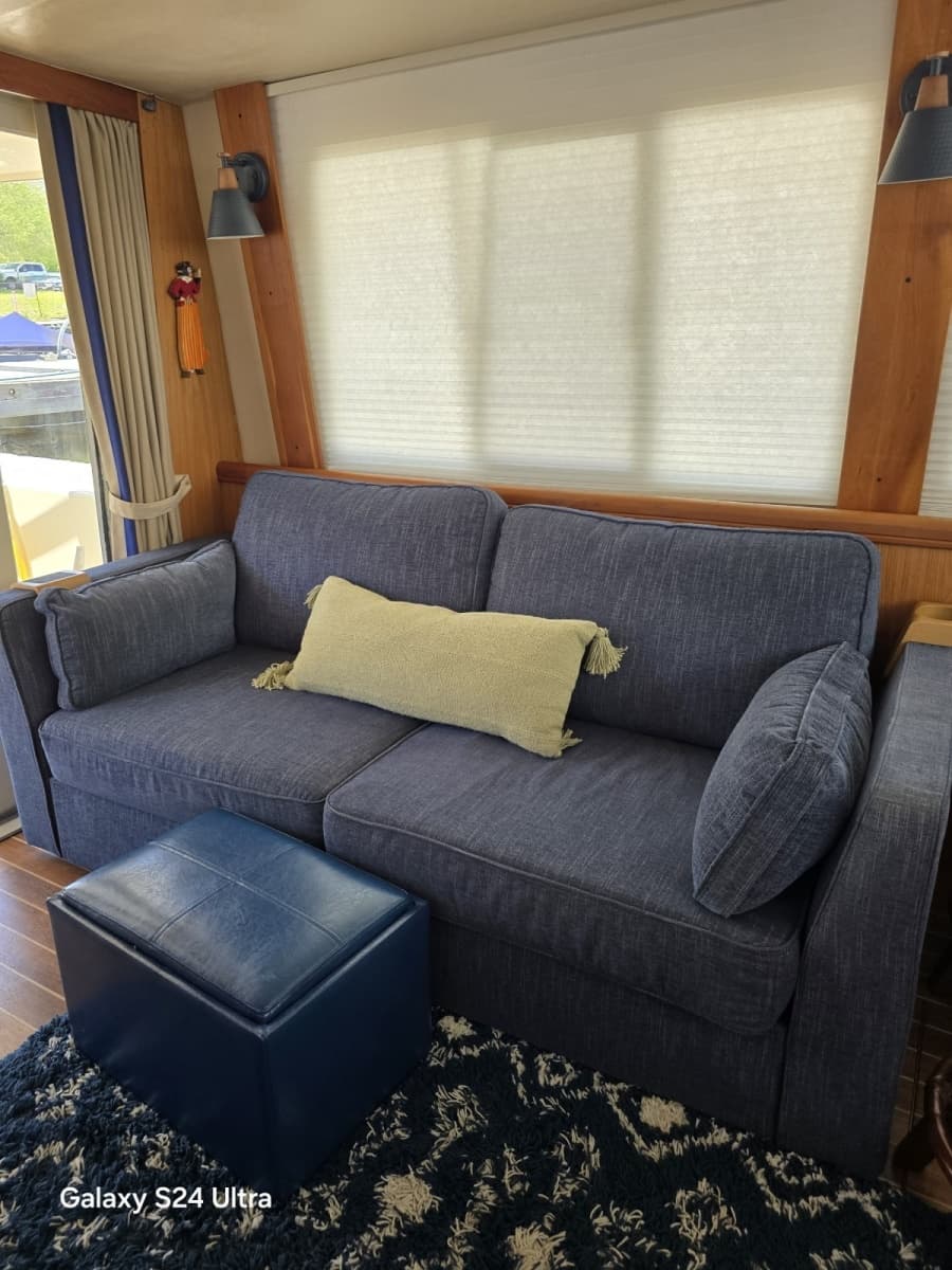 Salon Love Sac Couch