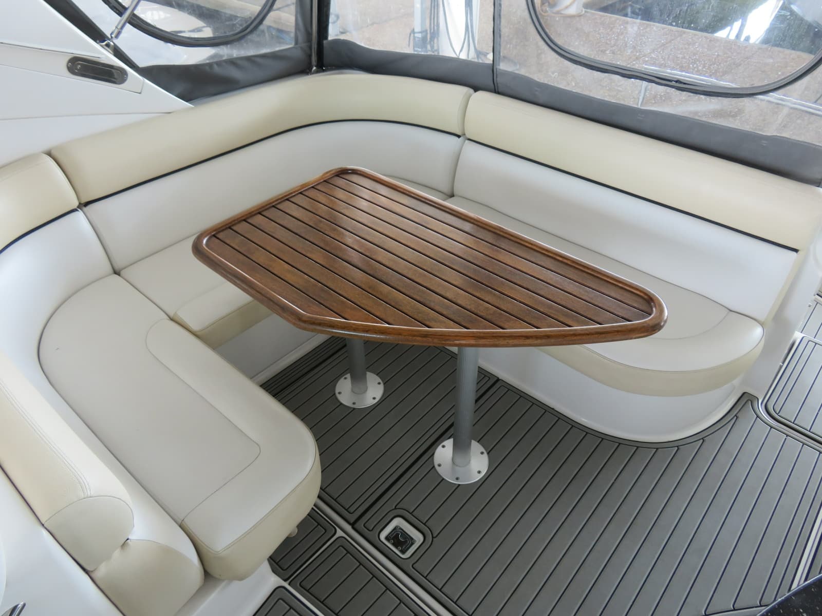 2008 Four Winns 338 Vista