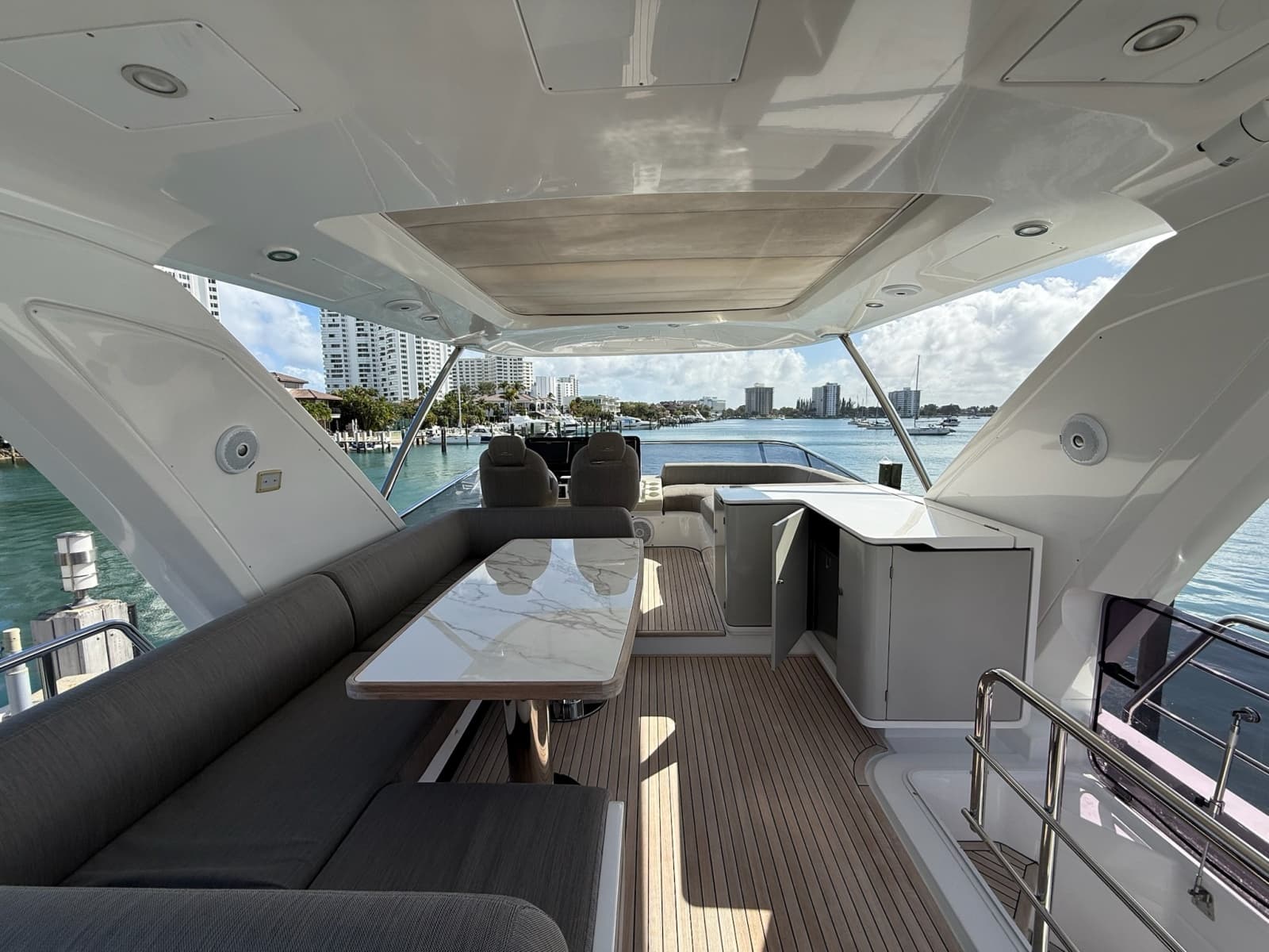 2019 Azimut 60 FLY