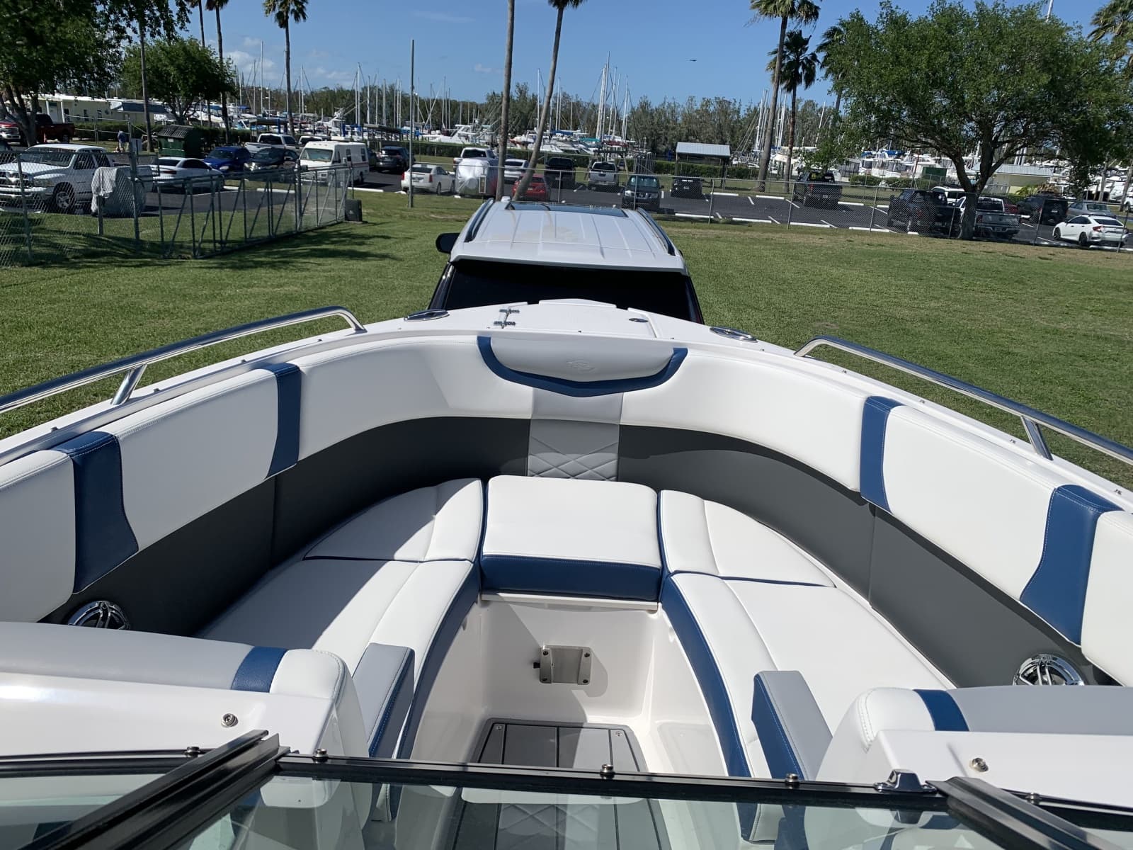 2023 Chaparral 270 OSX