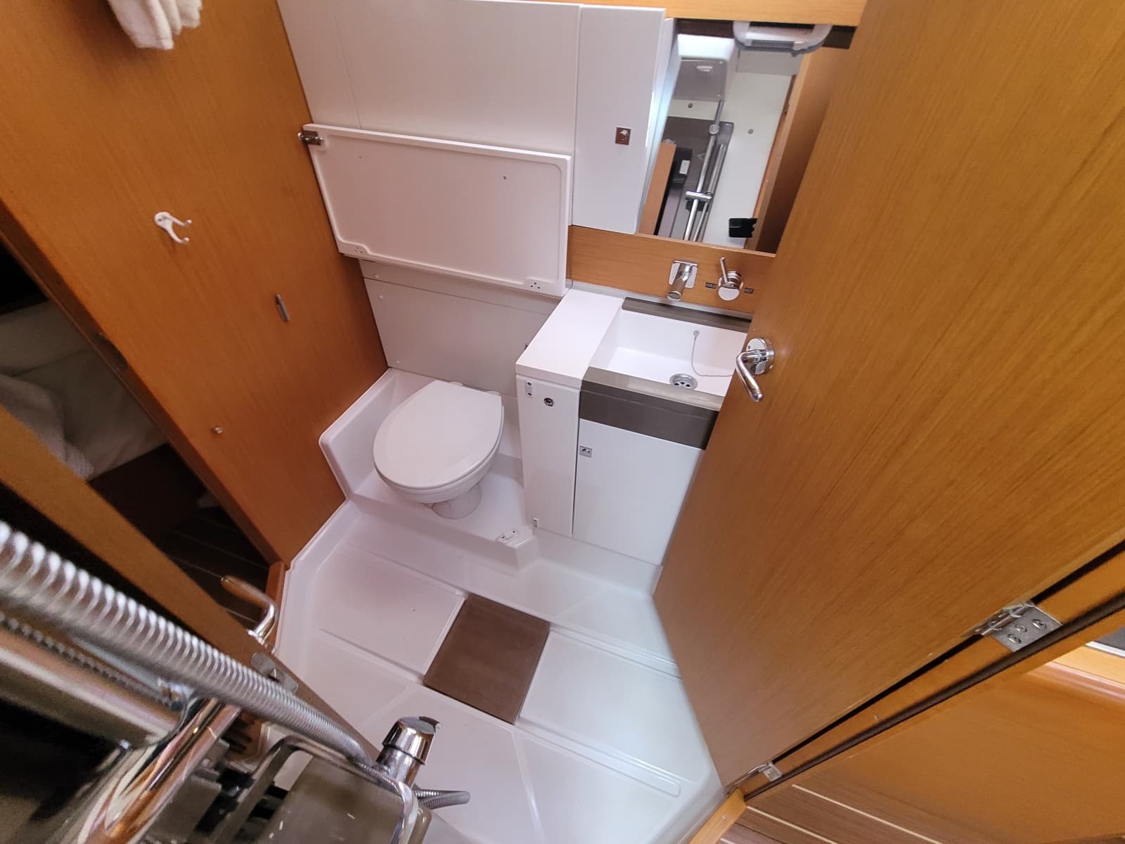 2017 Jeanneau Sun Odyssey 44 DS - Photo 47