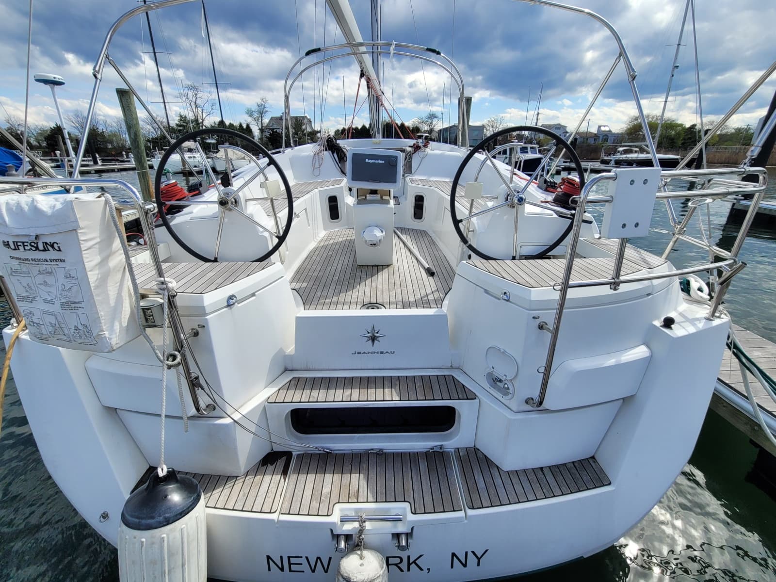 2017 Jeanneau Sun Odyssey 44 DS