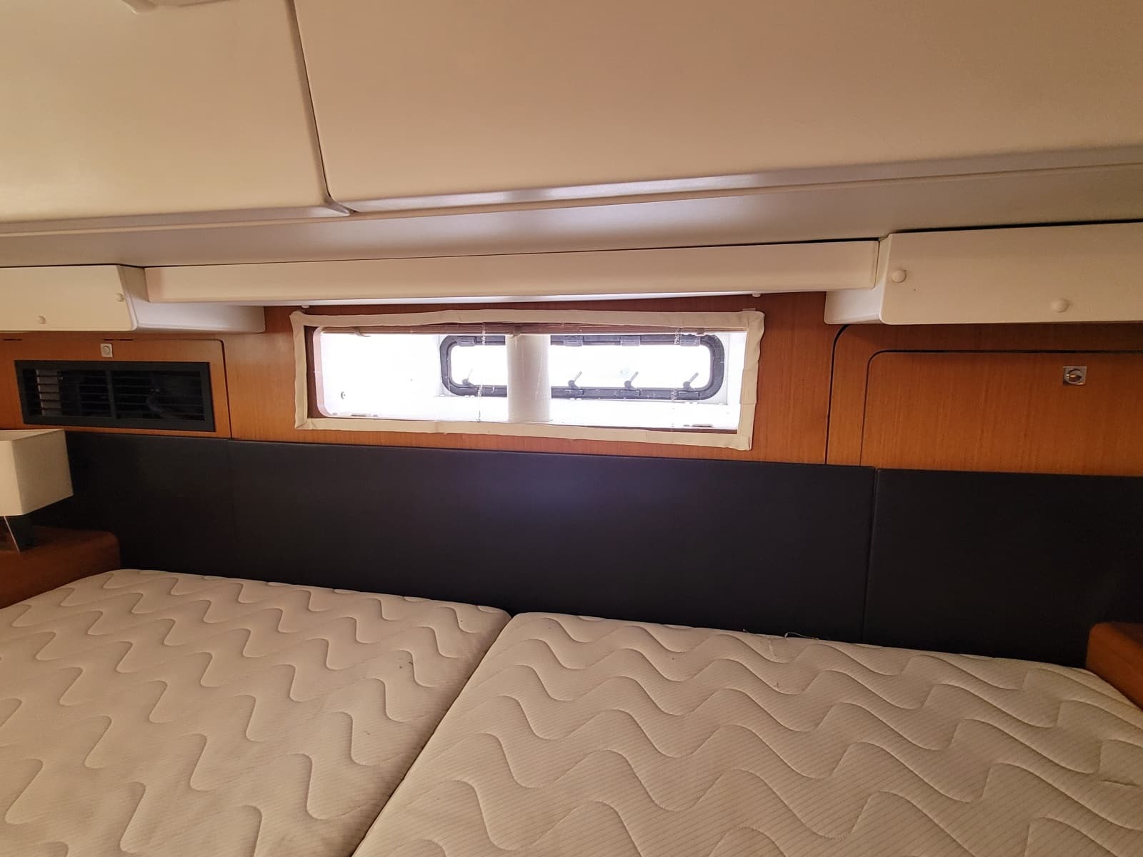 2017 Jeanneau Sun Odyssey 44 DS