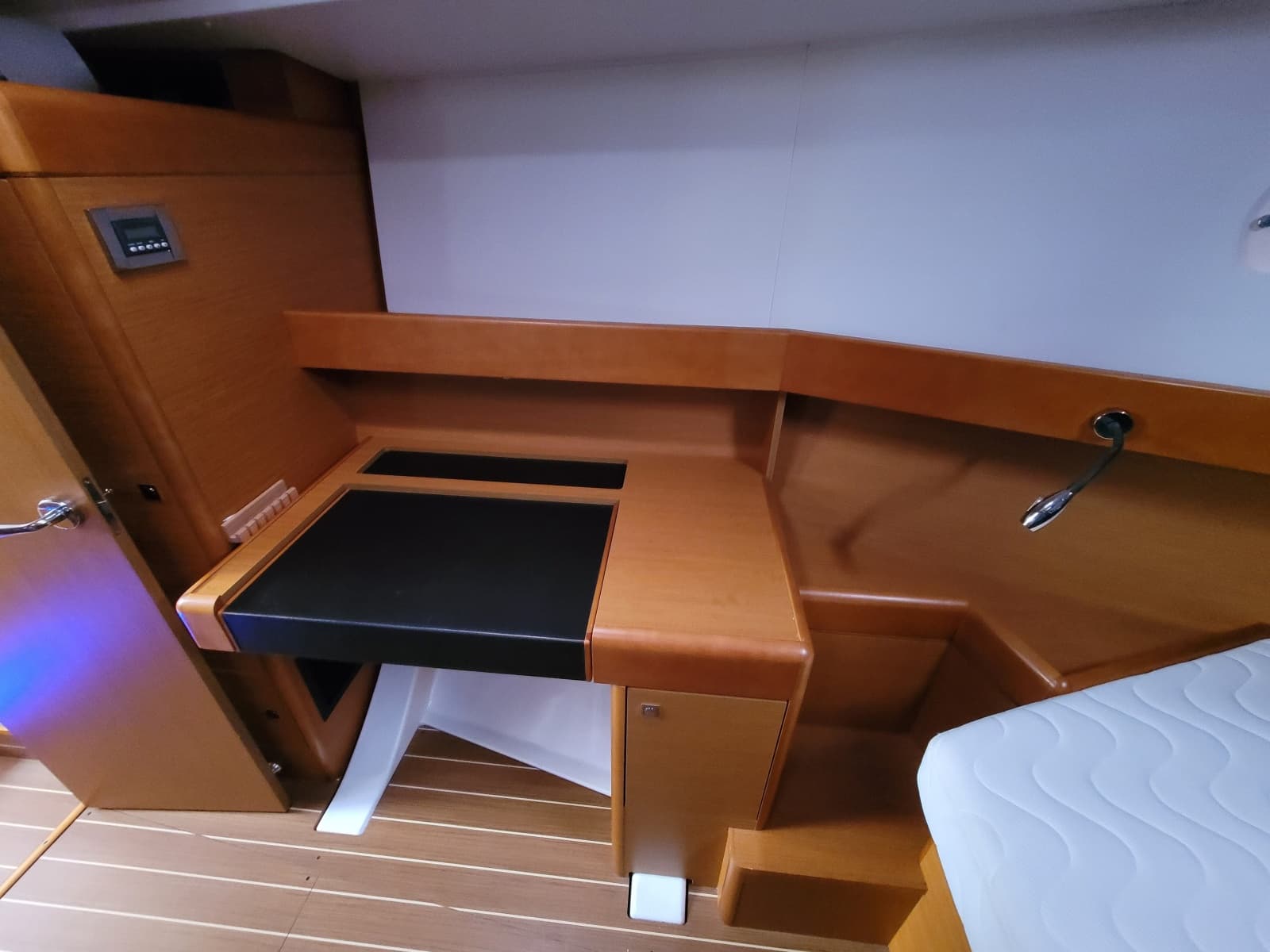 2017 Jeanneau Sun Odyssey 44 DS