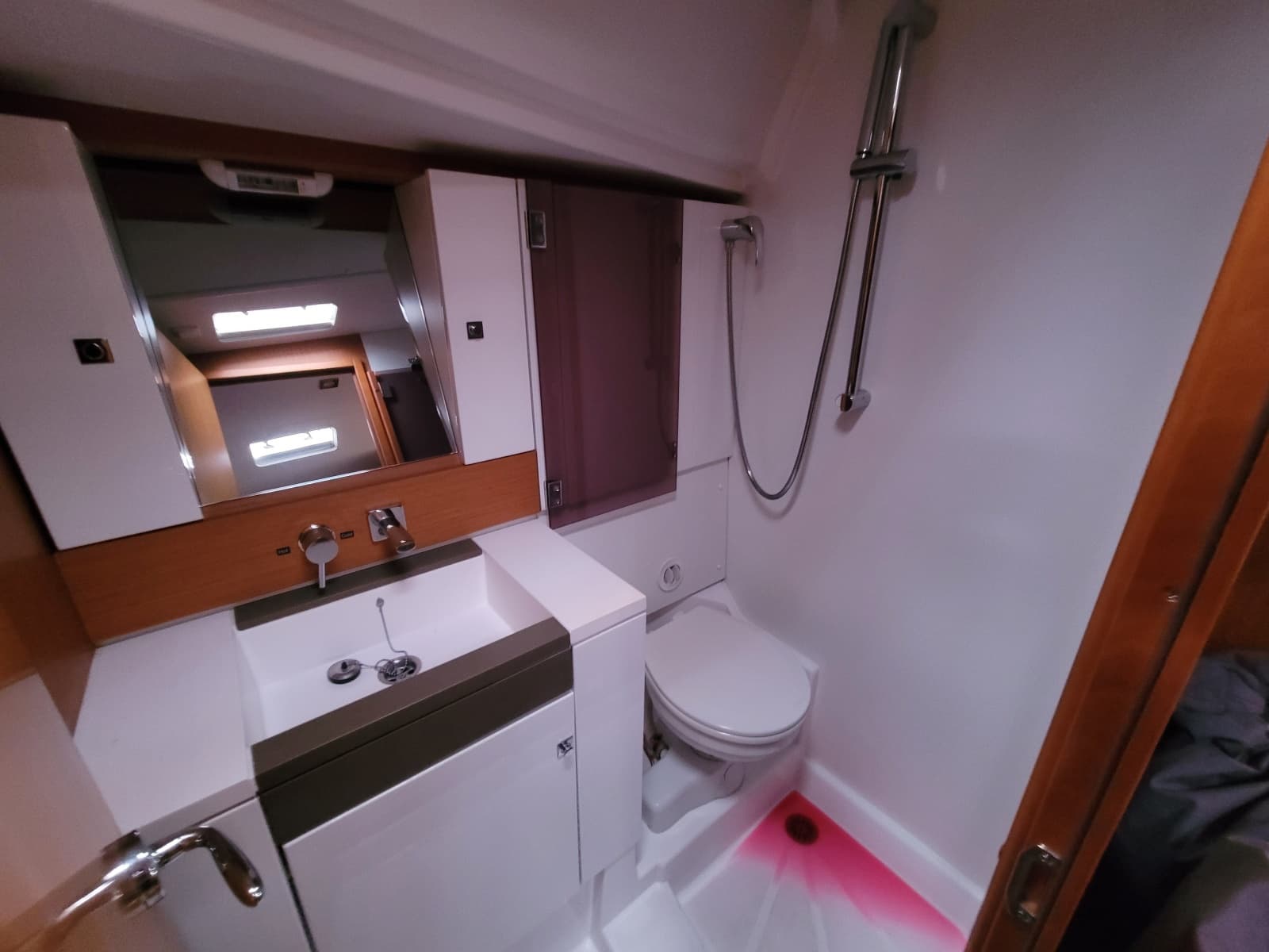 2017 Jeanneau Sun Odyssey 44 DS