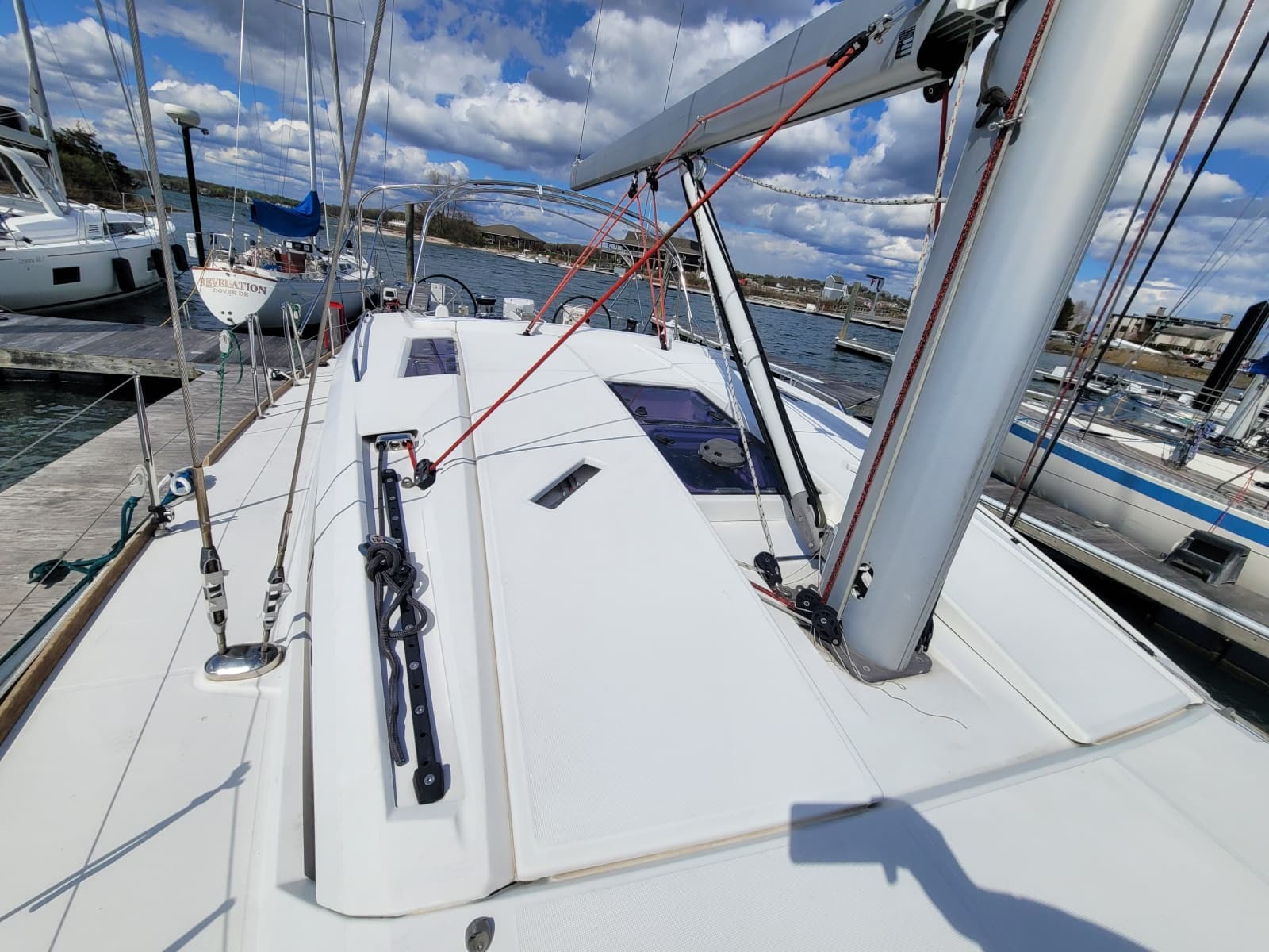 2017 Jeanneau Sun Odyssey 44 DS