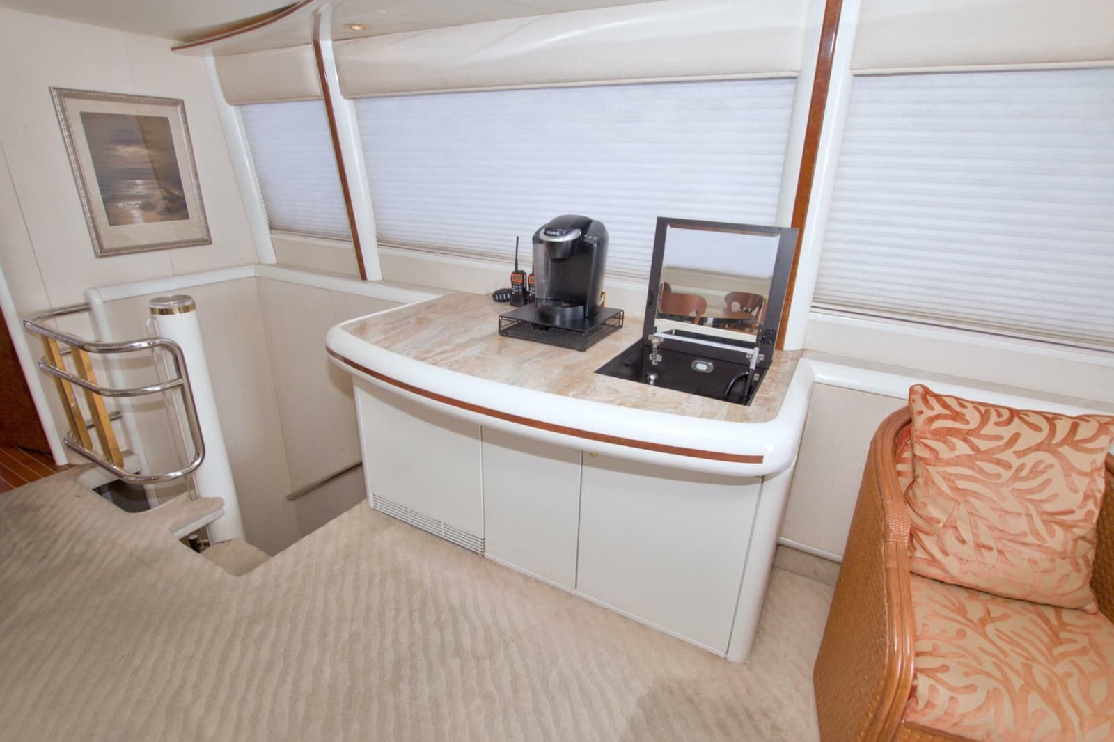 1998 Lazzara Yachts 76 Skylounge Grand Salon - Photo 15