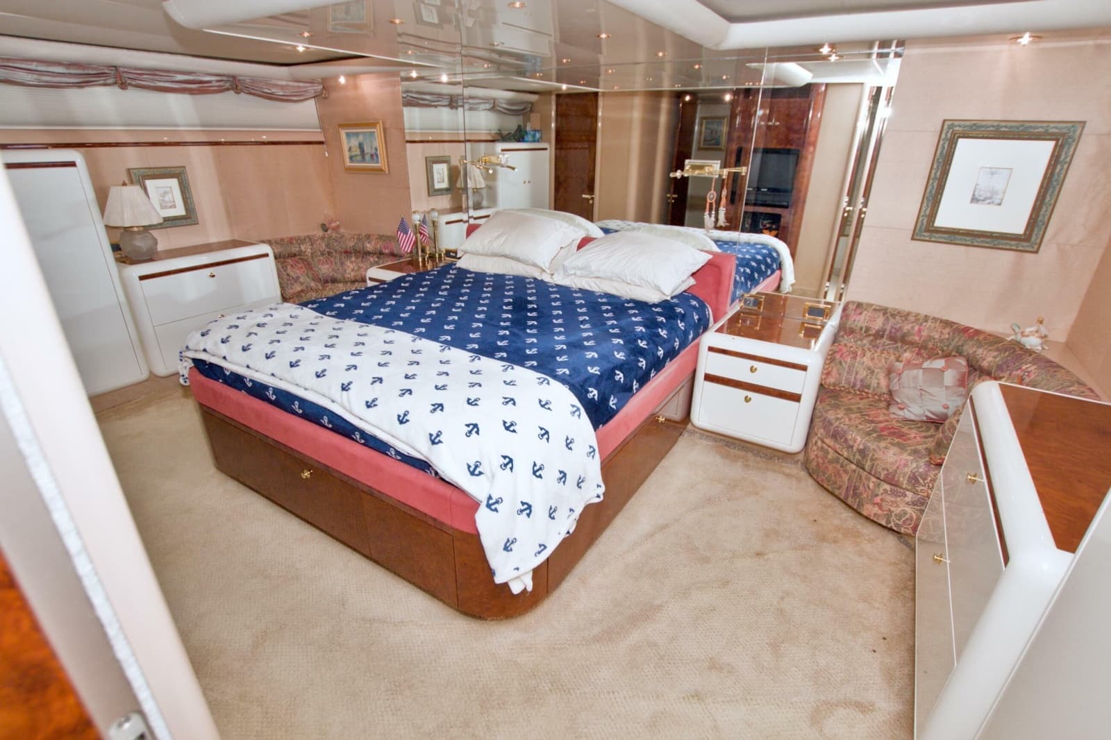 1998 Lazzara Yachts 76 Skylounge Grand Salon - Photo 28