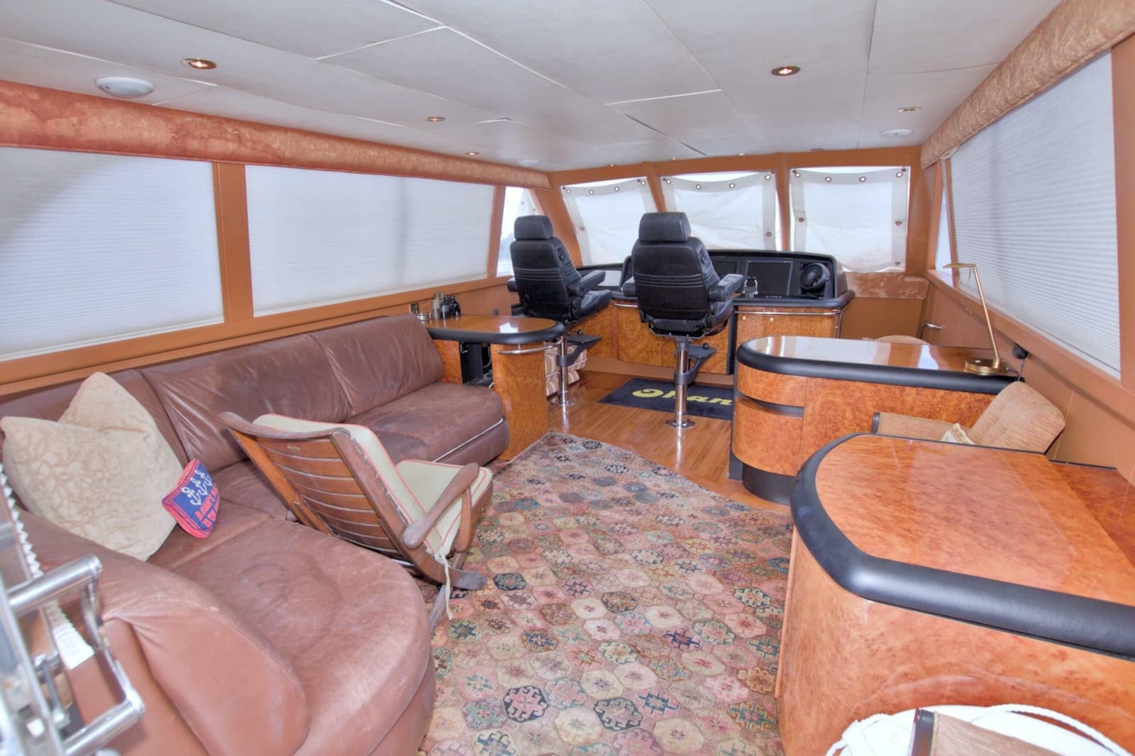 1998 Lazzara Yachts 76 Skylounge Grand Salon - Photo 68
