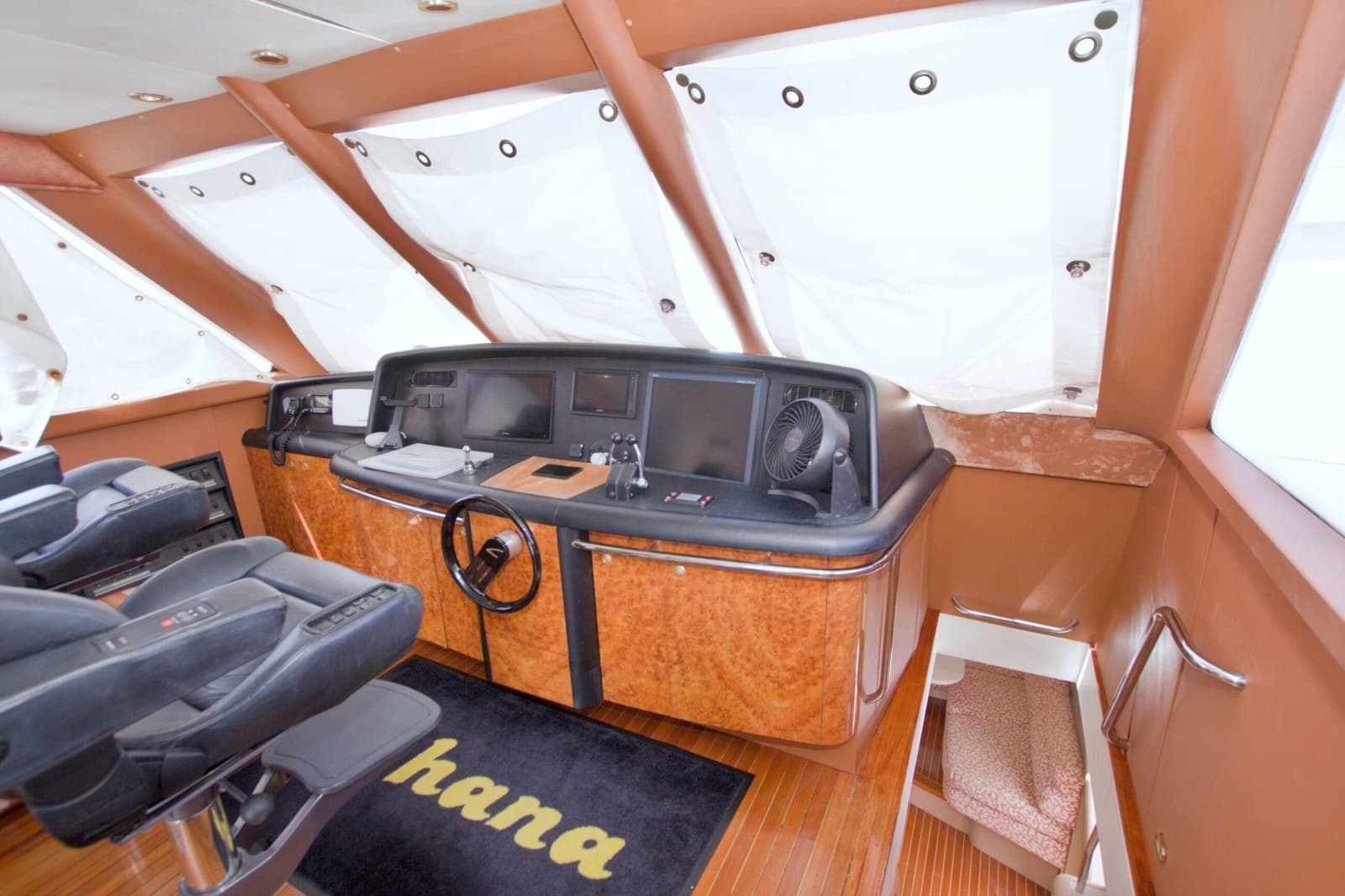 1998 Lazzara Yachts 76 Skylounge Grand Salon - Photo 56
