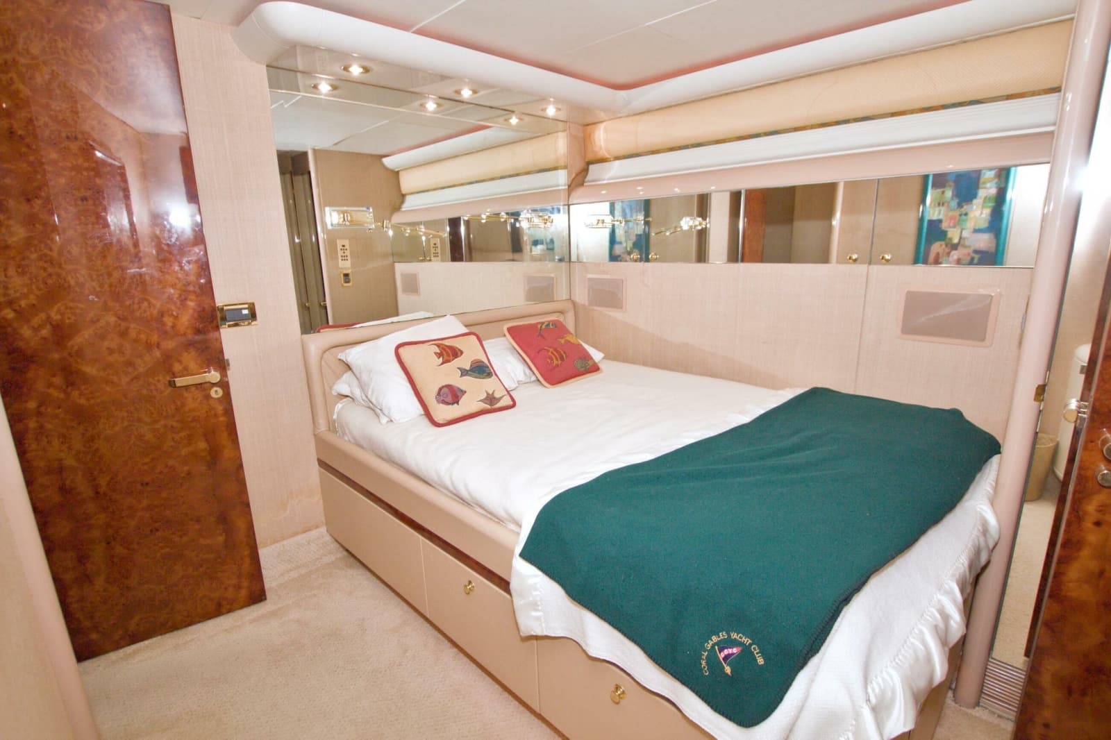 1998 Lazzara Yachts 76 Skylounge Grand Salon - Photo 34